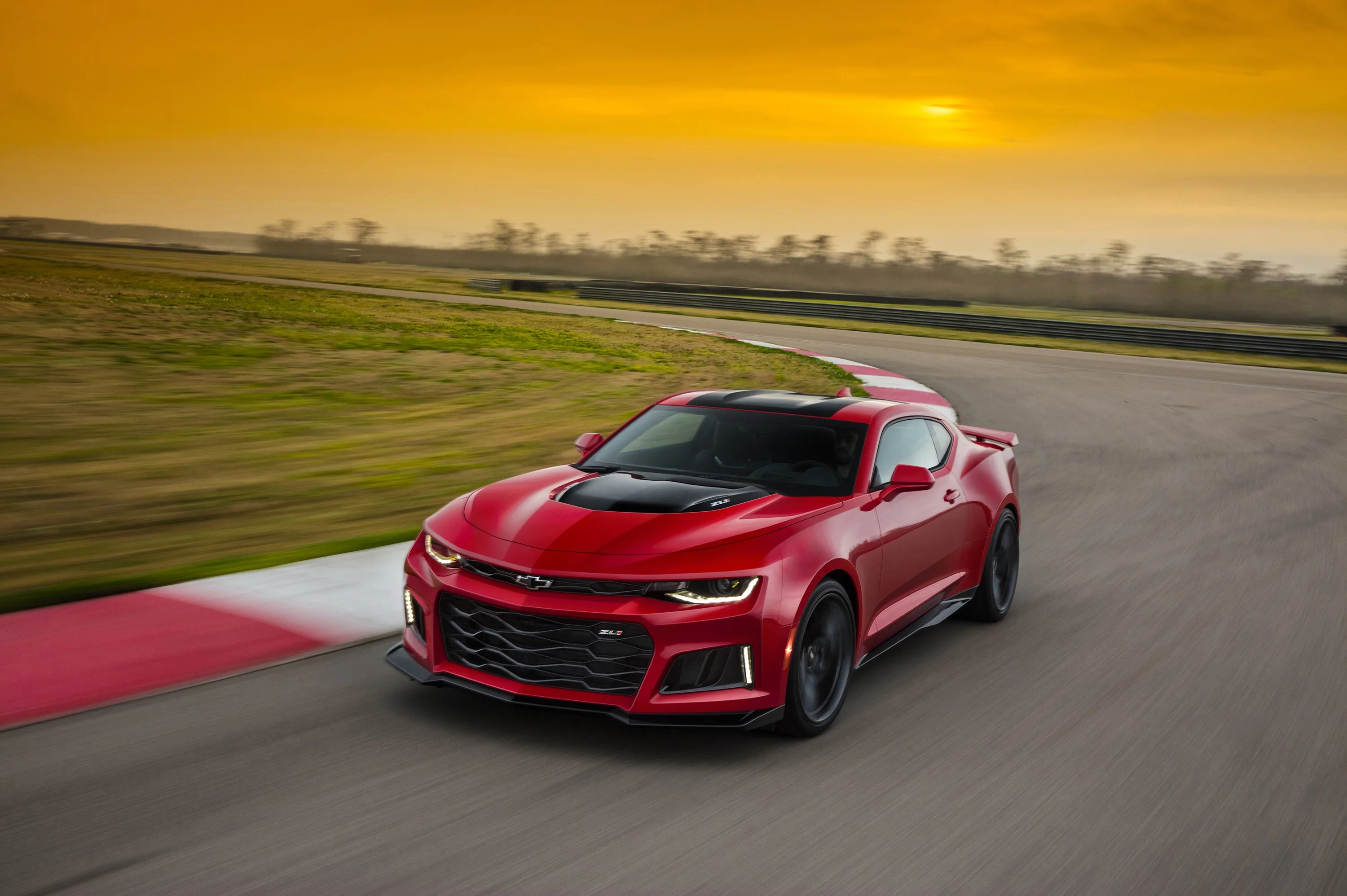 CHEVROLET-Camaro-ZL1-5610_4.jpeg
