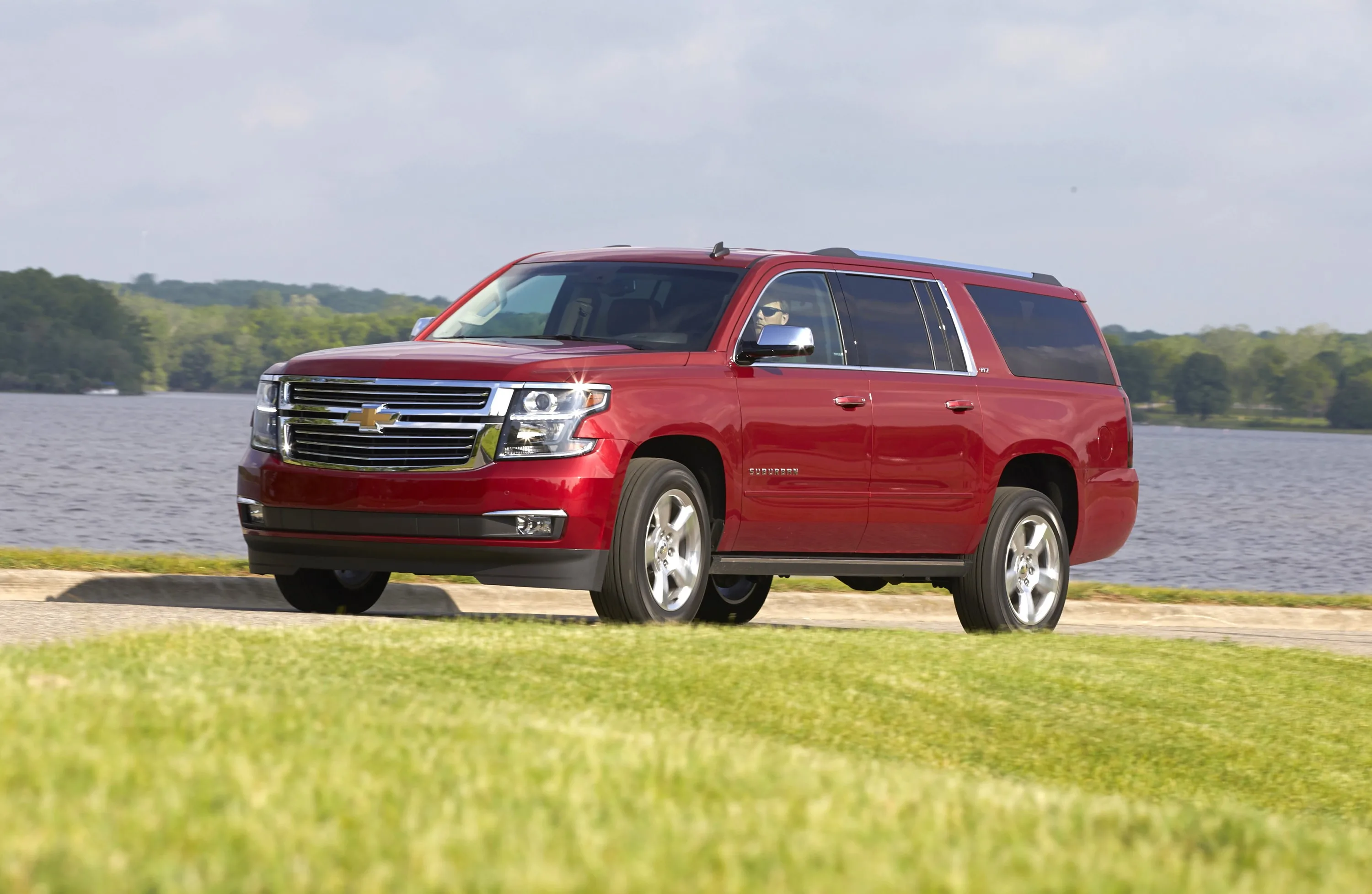CHEVROLET-Suburban-5004_15.jpg