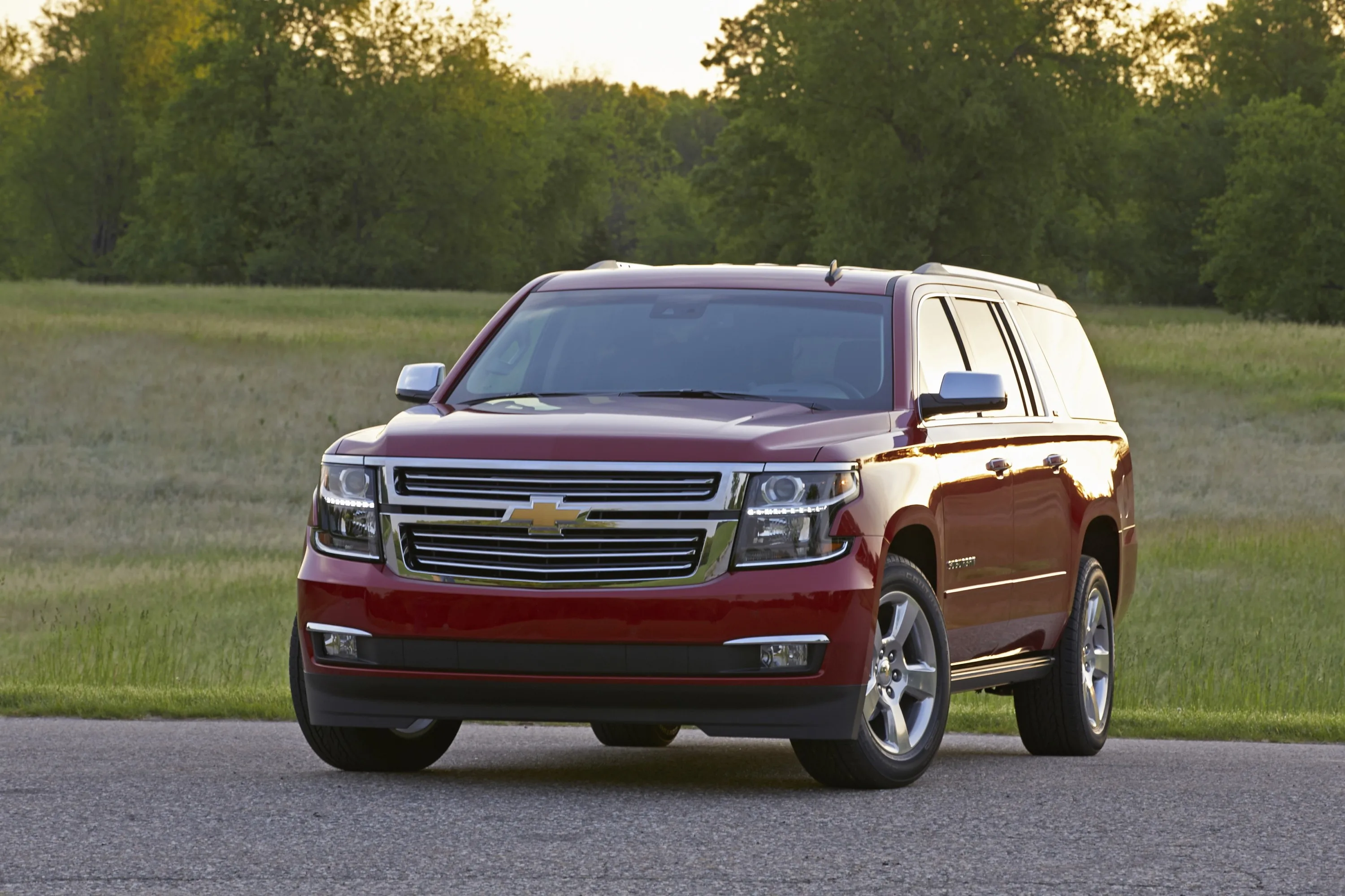 CHEVROLET-Suburban-5004_22.jpg