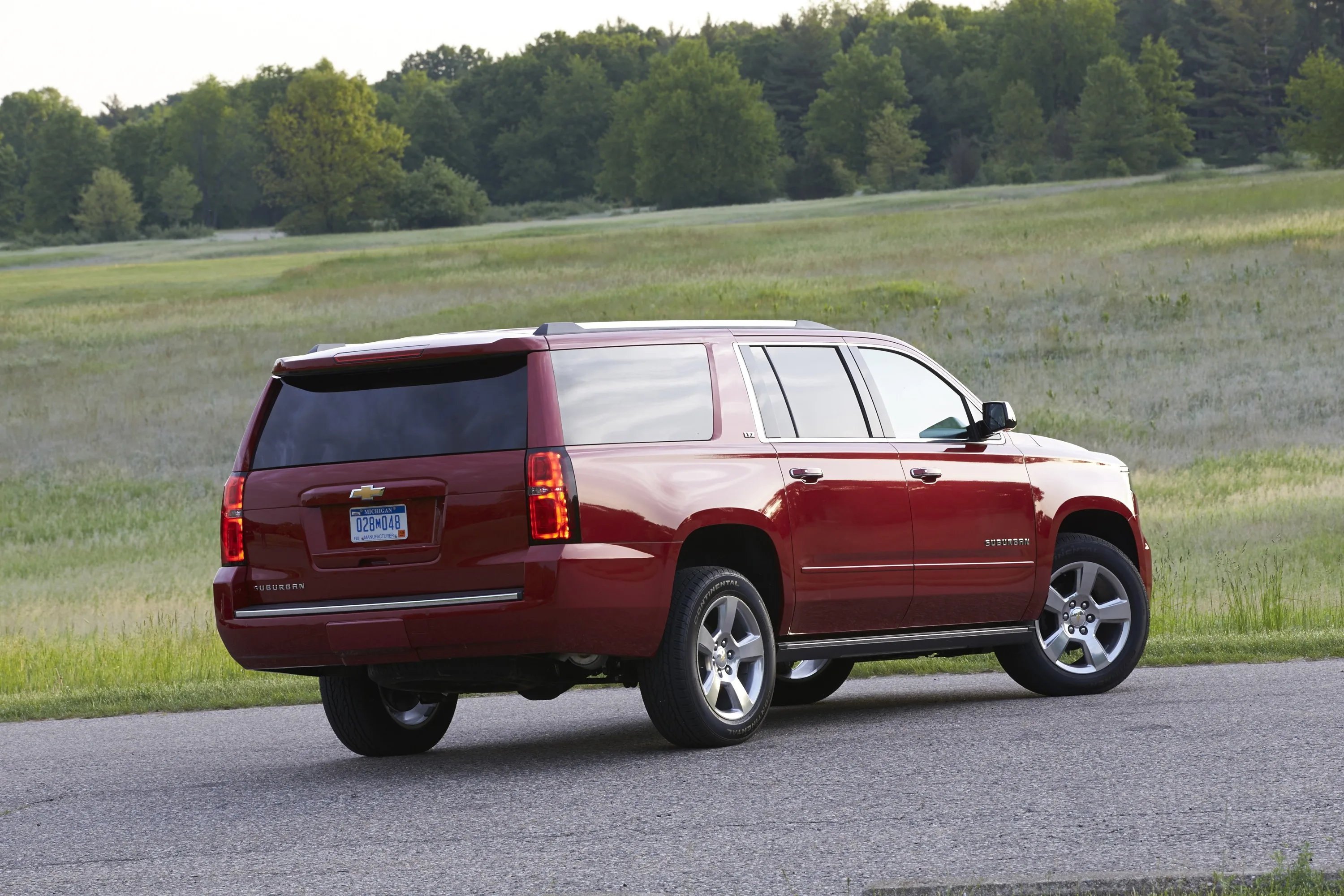 CHEVROLET-Suburban-5004_23.jpg
