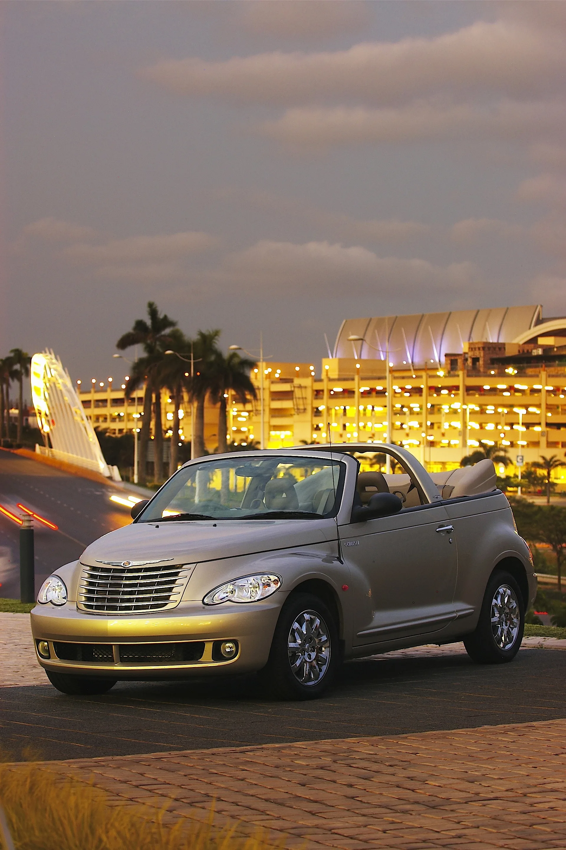 CHRYSLER-PT-Cruiser-Convertible-2177_63.jpg
