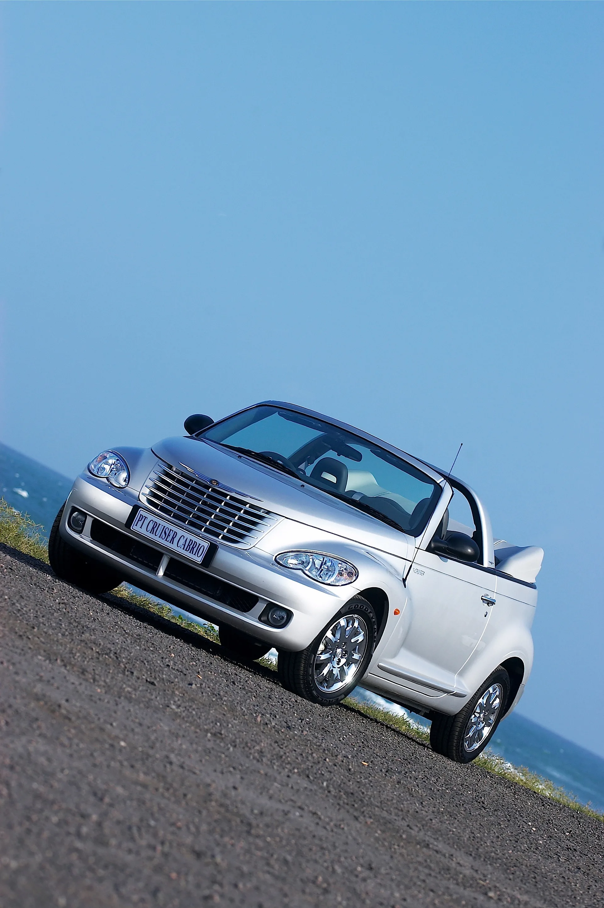 CHRYSLER-PT-Cruiser-Convertible-2177_71.jpg