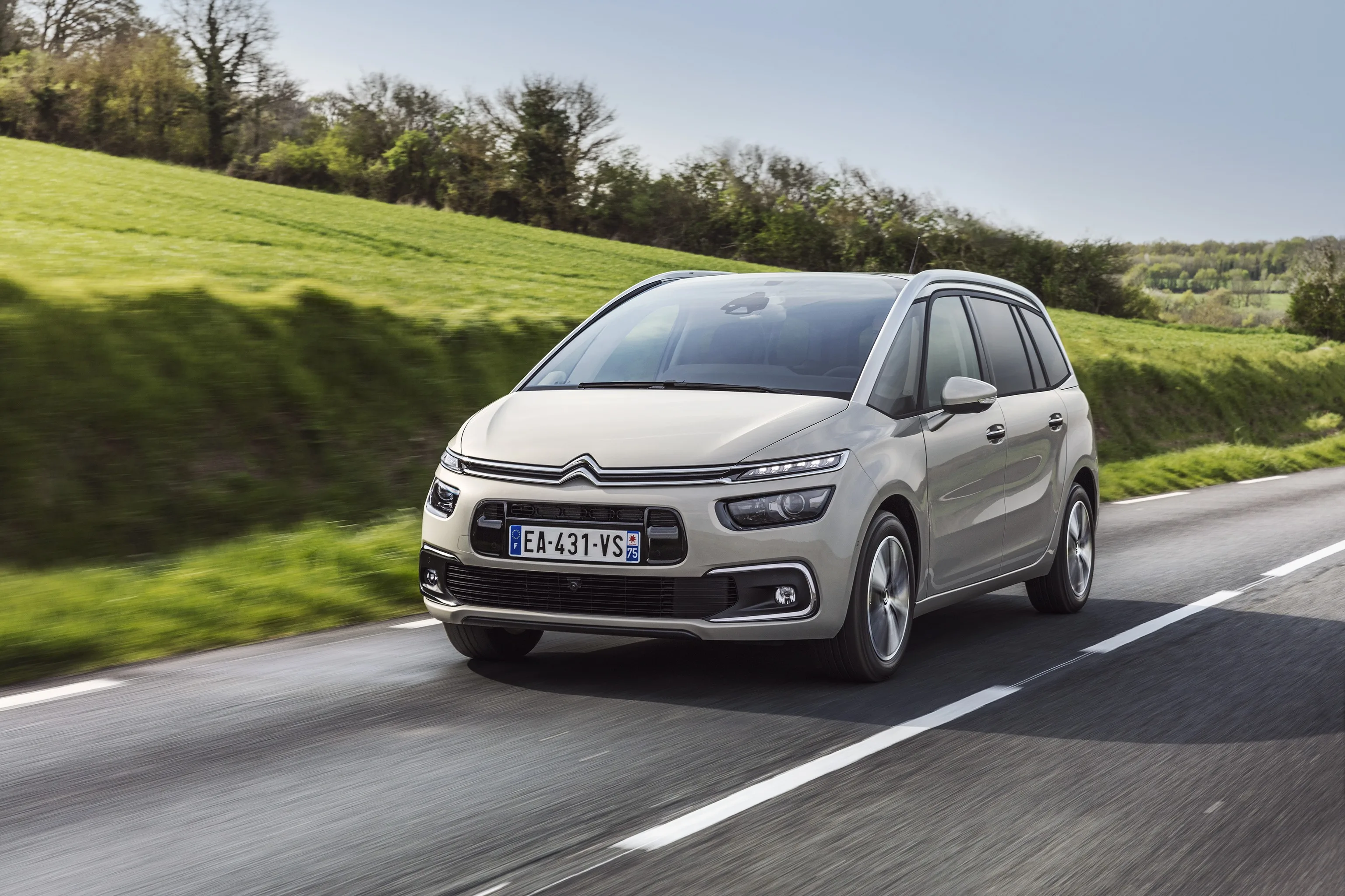 CITROEN-Grand-C4-Picasso-5756_17.jpeg