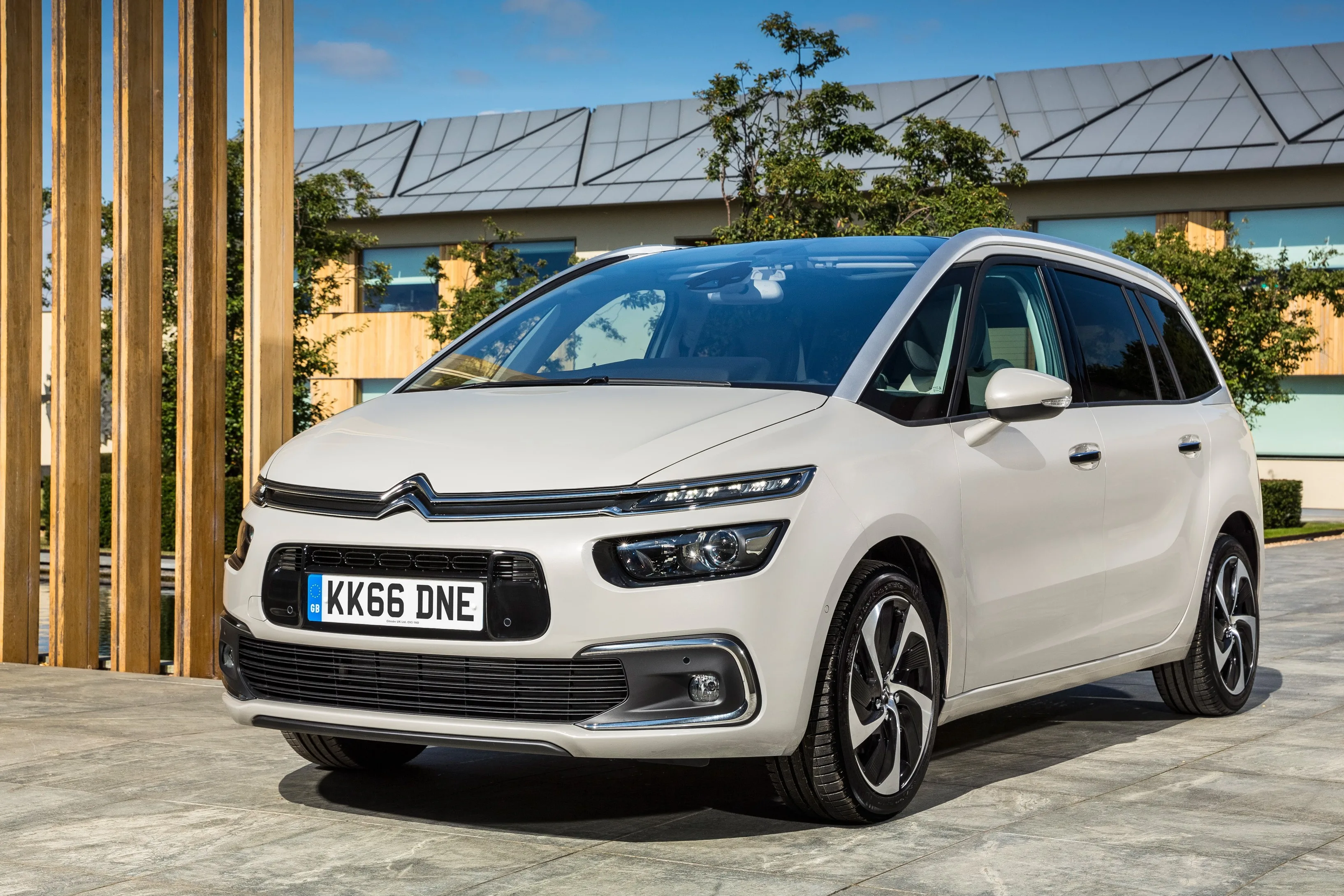CITROEN-Grand-C4-Picasso-5756_28.jpeg