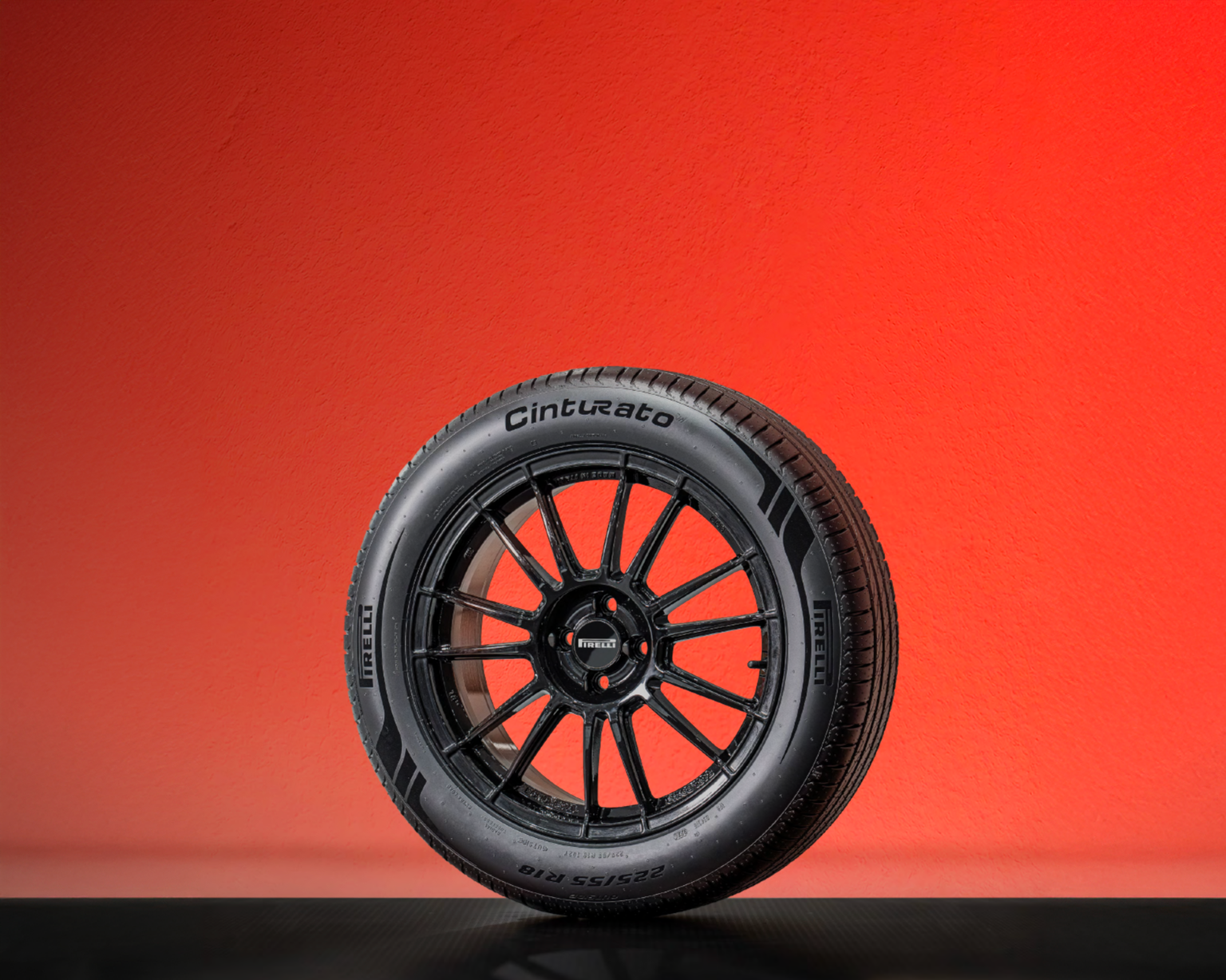 Pirelli przejmuje koronę: Nowe osiągnięcia w walce z Michelin w segmencie opon ultra-wysokich osiągów