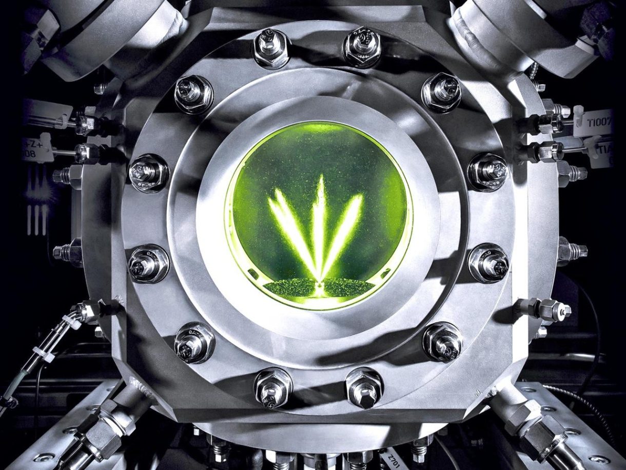 Japońskie koncerny motoryzacyjne stawiają na przyszłość silników spalinowych podczas Expo 2025 w Osace