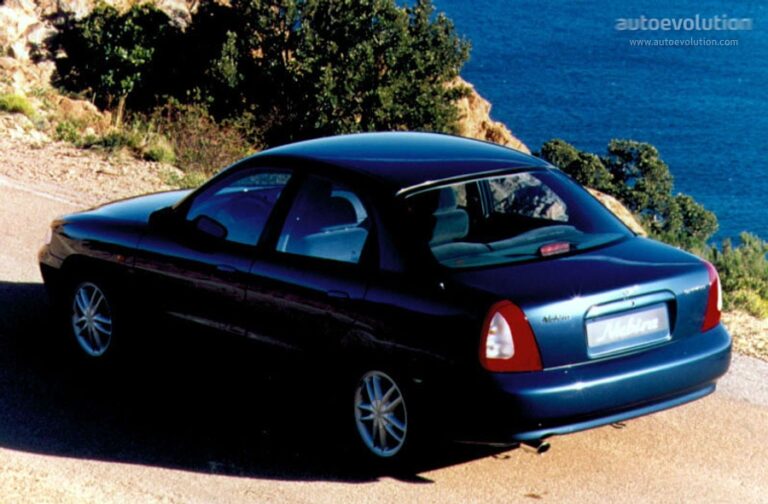 1997 Daewoo Nubira Sedan