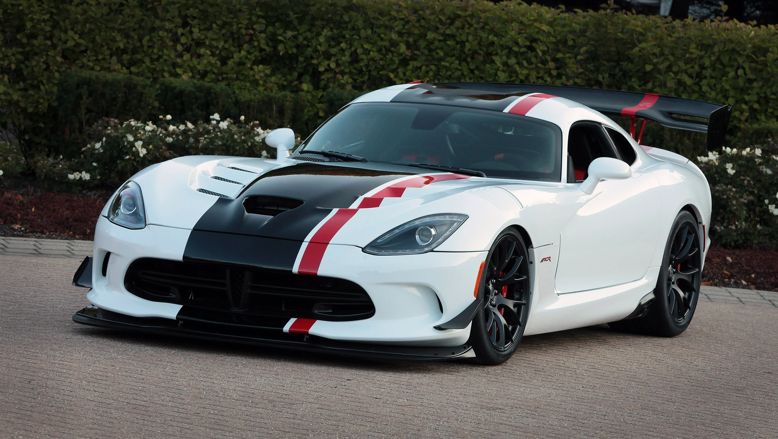 DODGE-SRT-Viper-4641_44.jpg