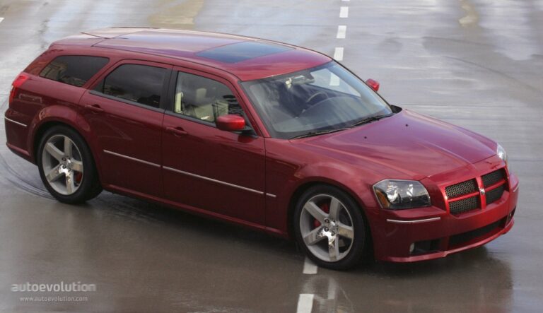DODGE Magnum SRT8 2005-2007