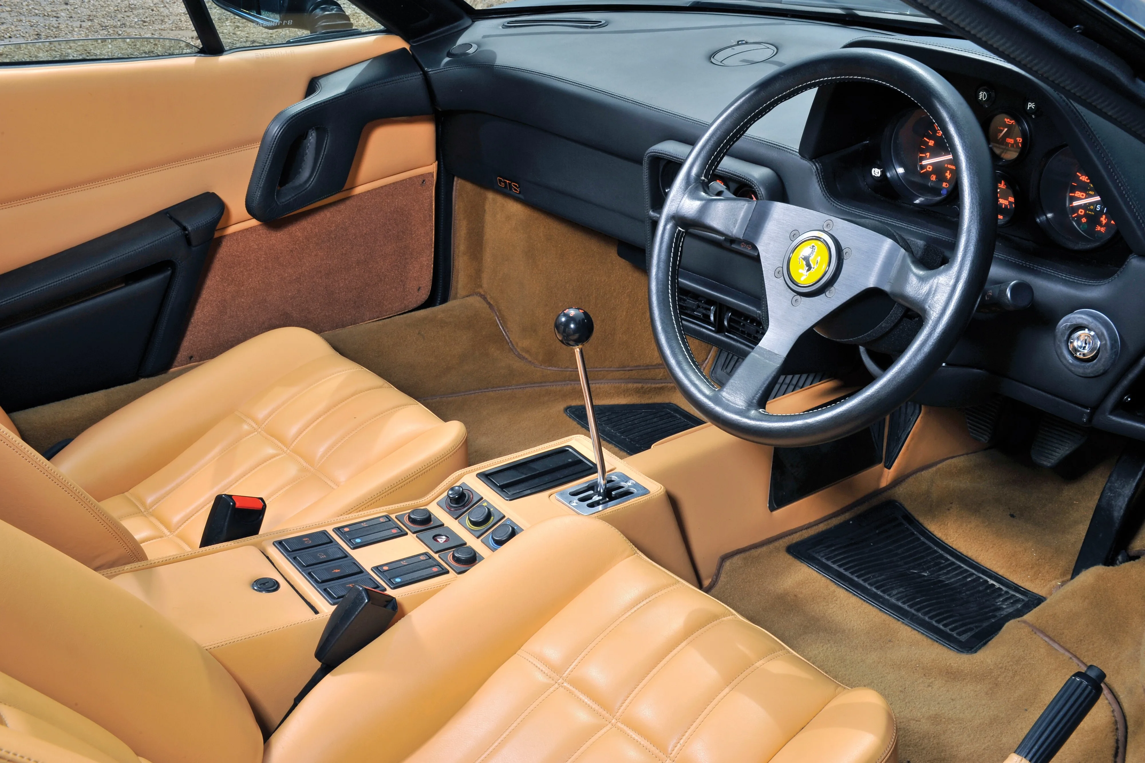 FERRARI-328-GTS-5528_15.jpeg