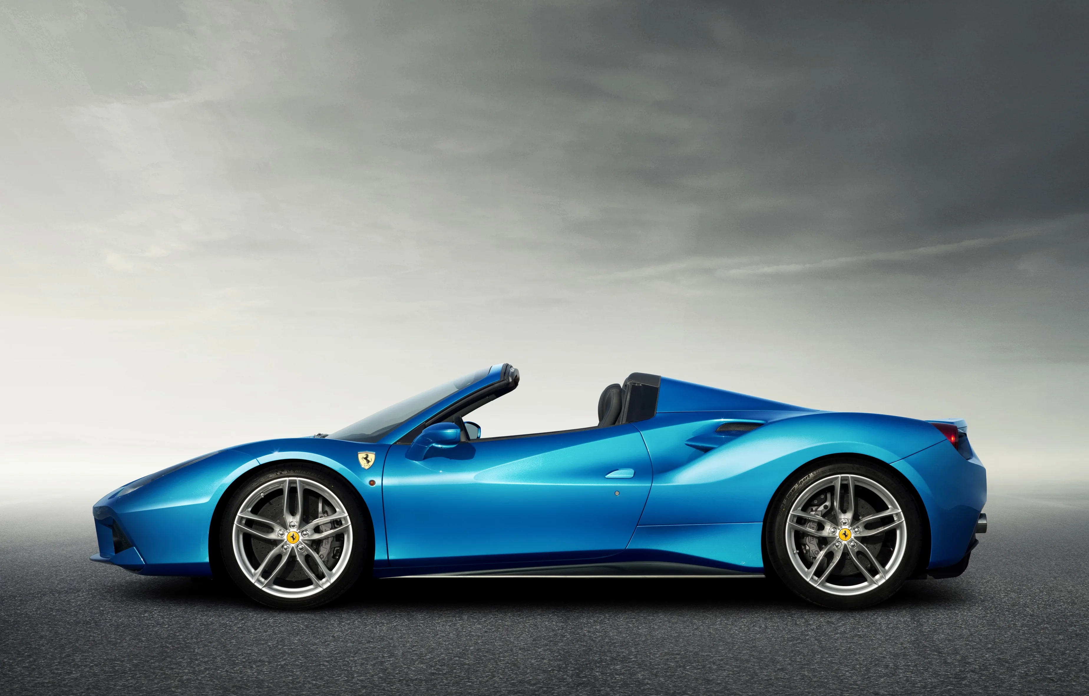 FERRARI-488-Spider-5480_8.jpeg
