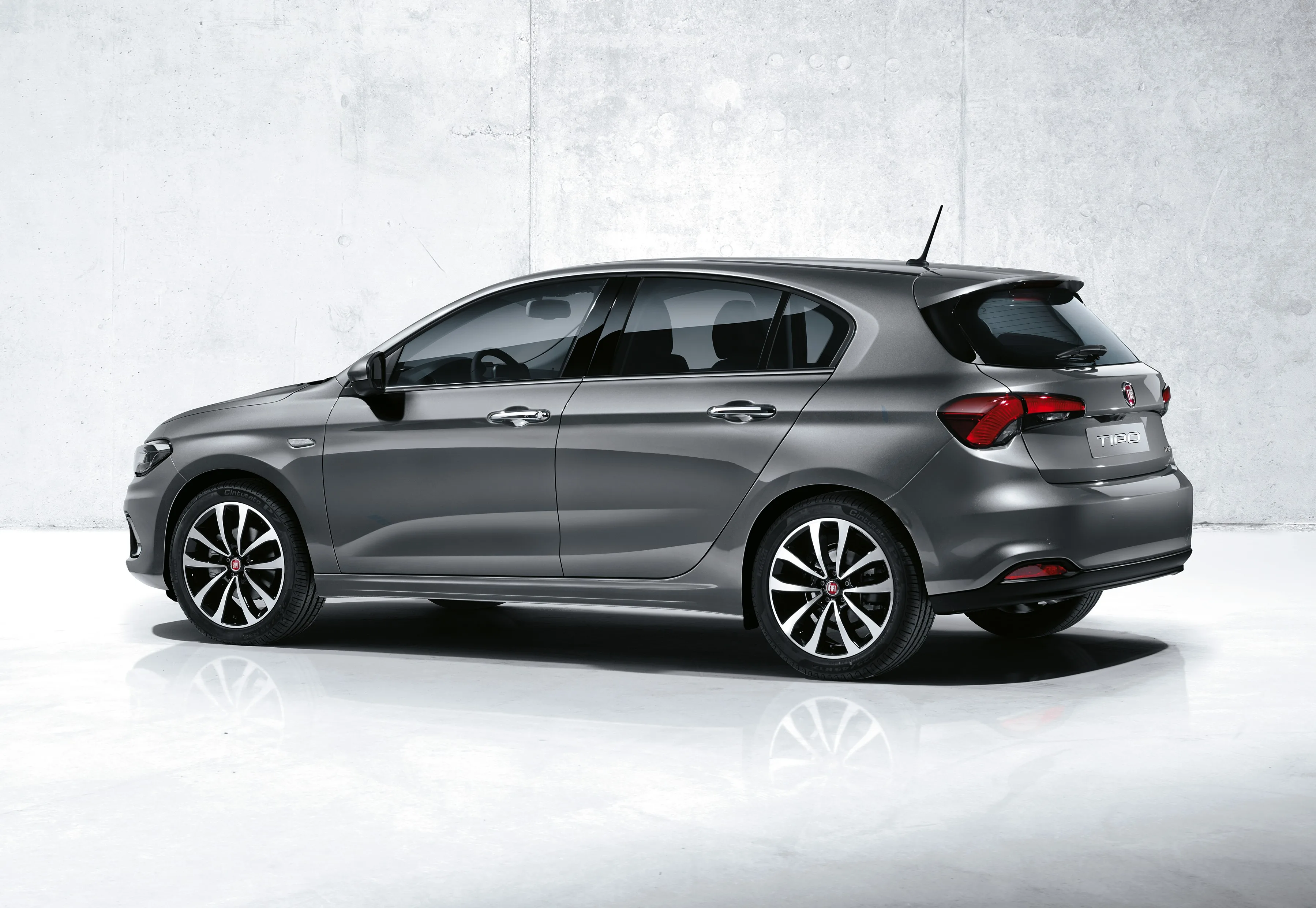 FIAT Tipo 5 drzwiowe 2016-Present