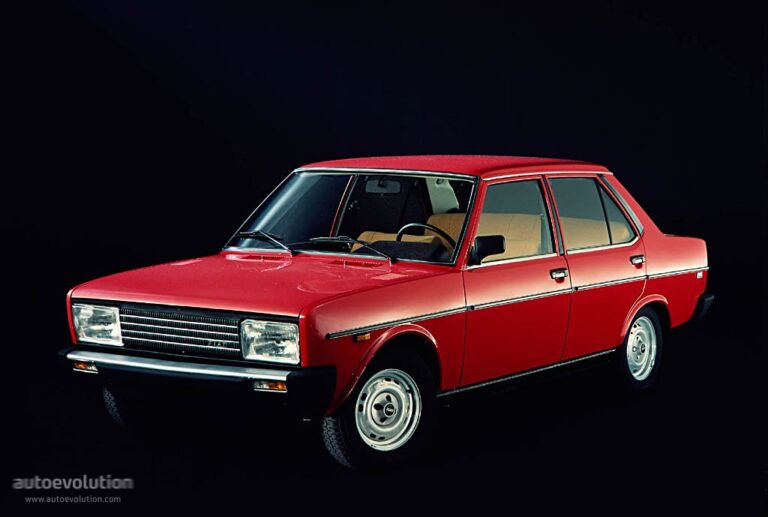 FIAT 131 Mirafiori 4 drzwiowe 1974-1978