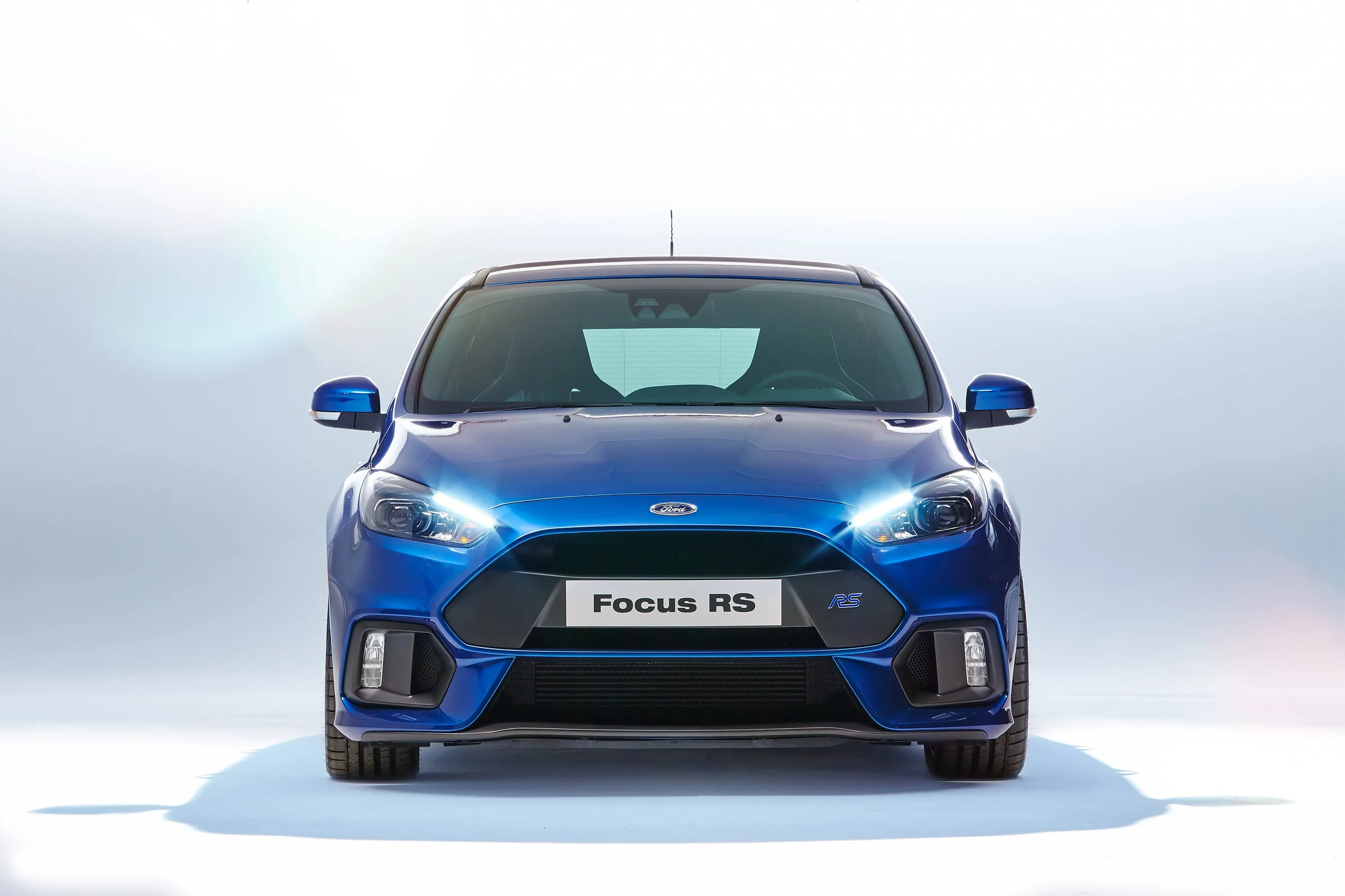 FORD-Focus-RS-5406_10.jpg