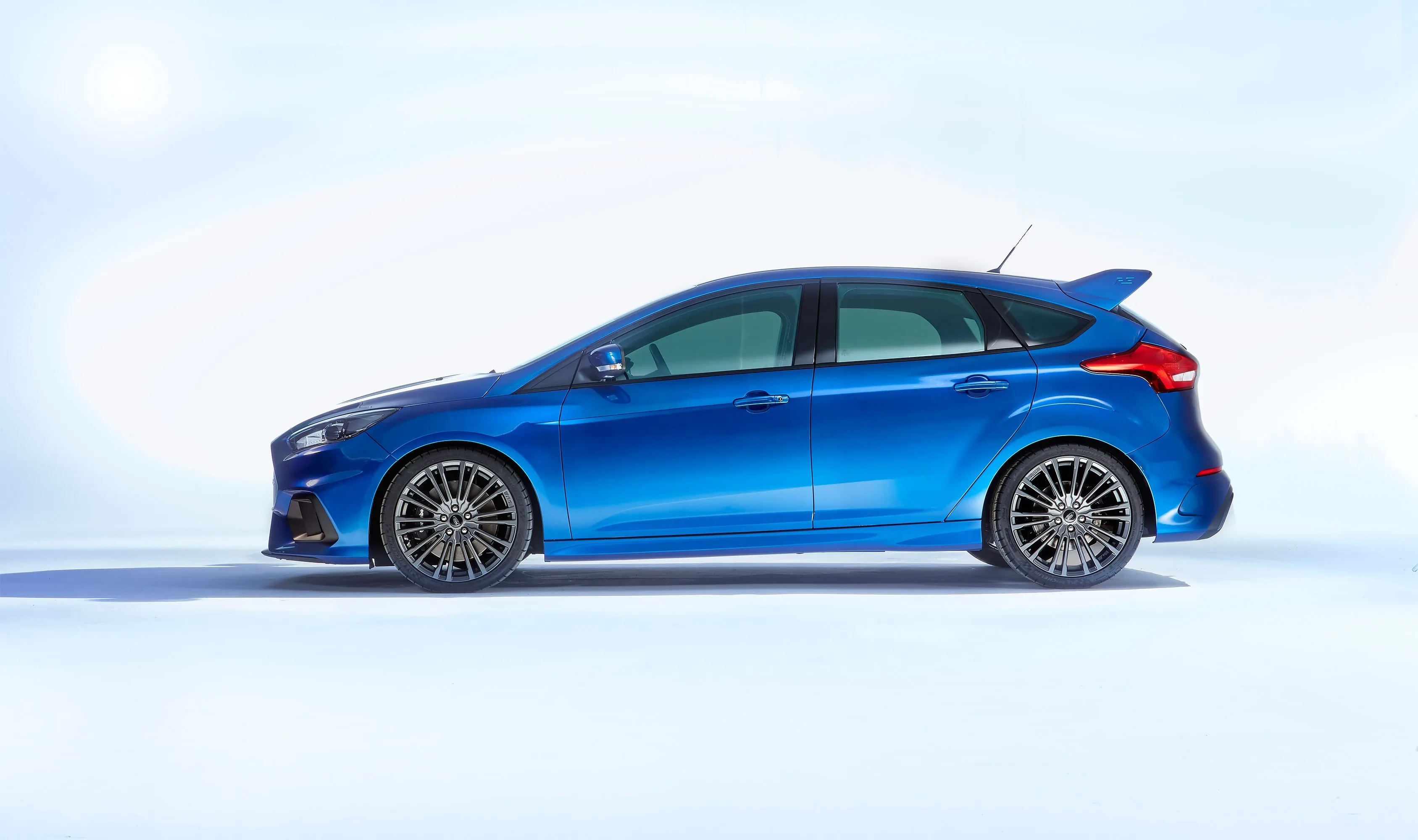 FORD-Focus-RS-5406_13.jpg