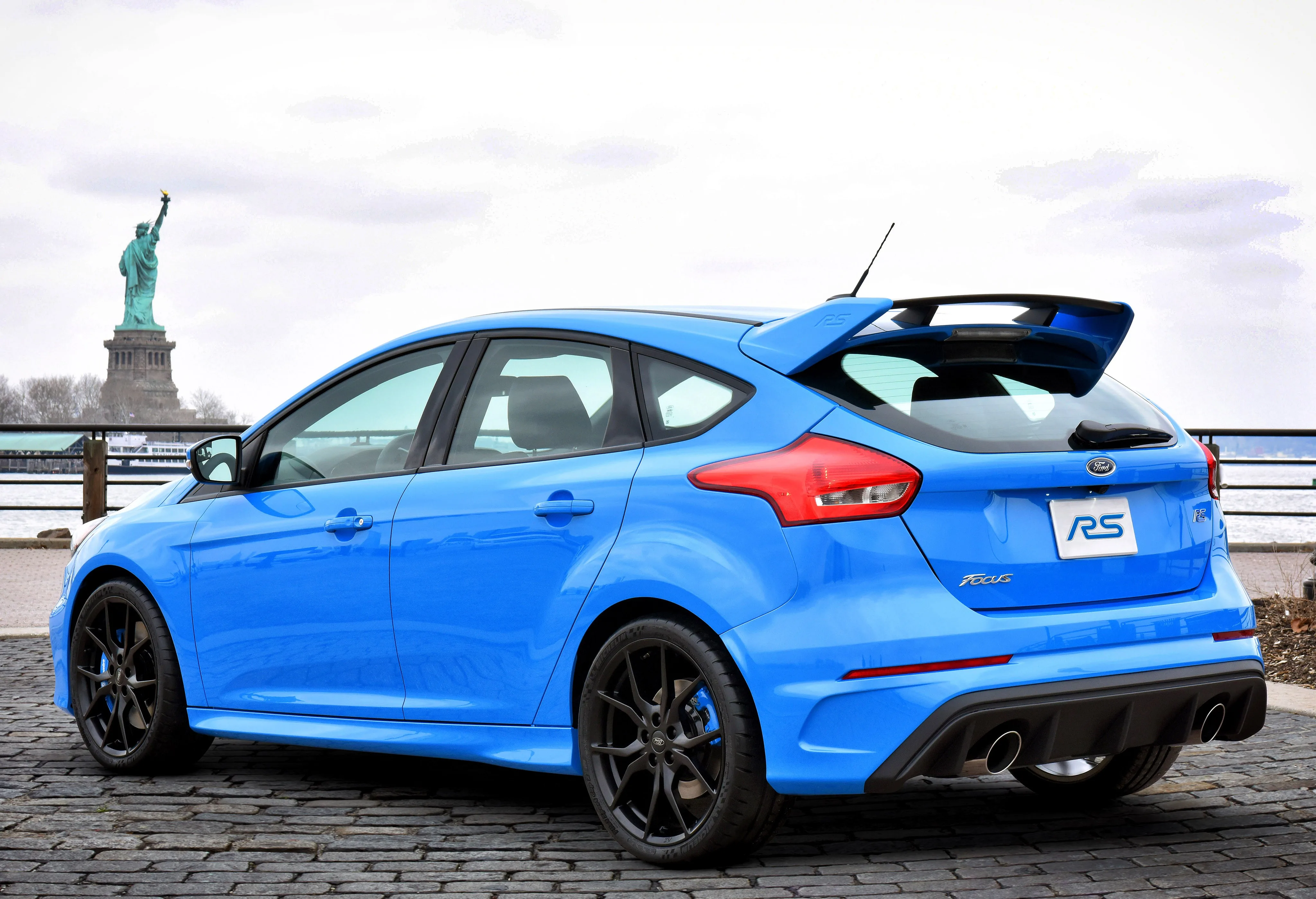 FORD-Focus-RS-5406_25.jpg