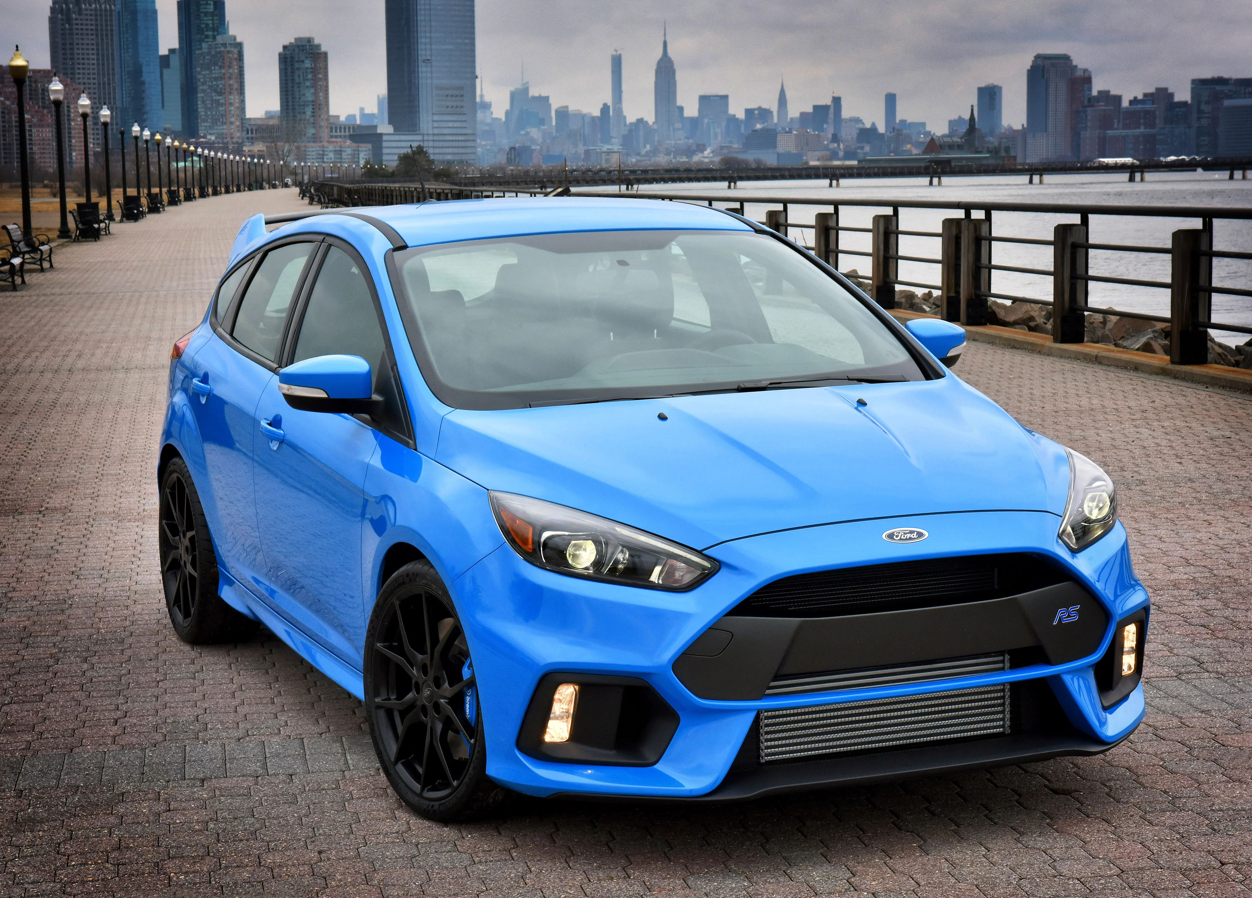 FORD-Focus-RS-5406_27.jpg