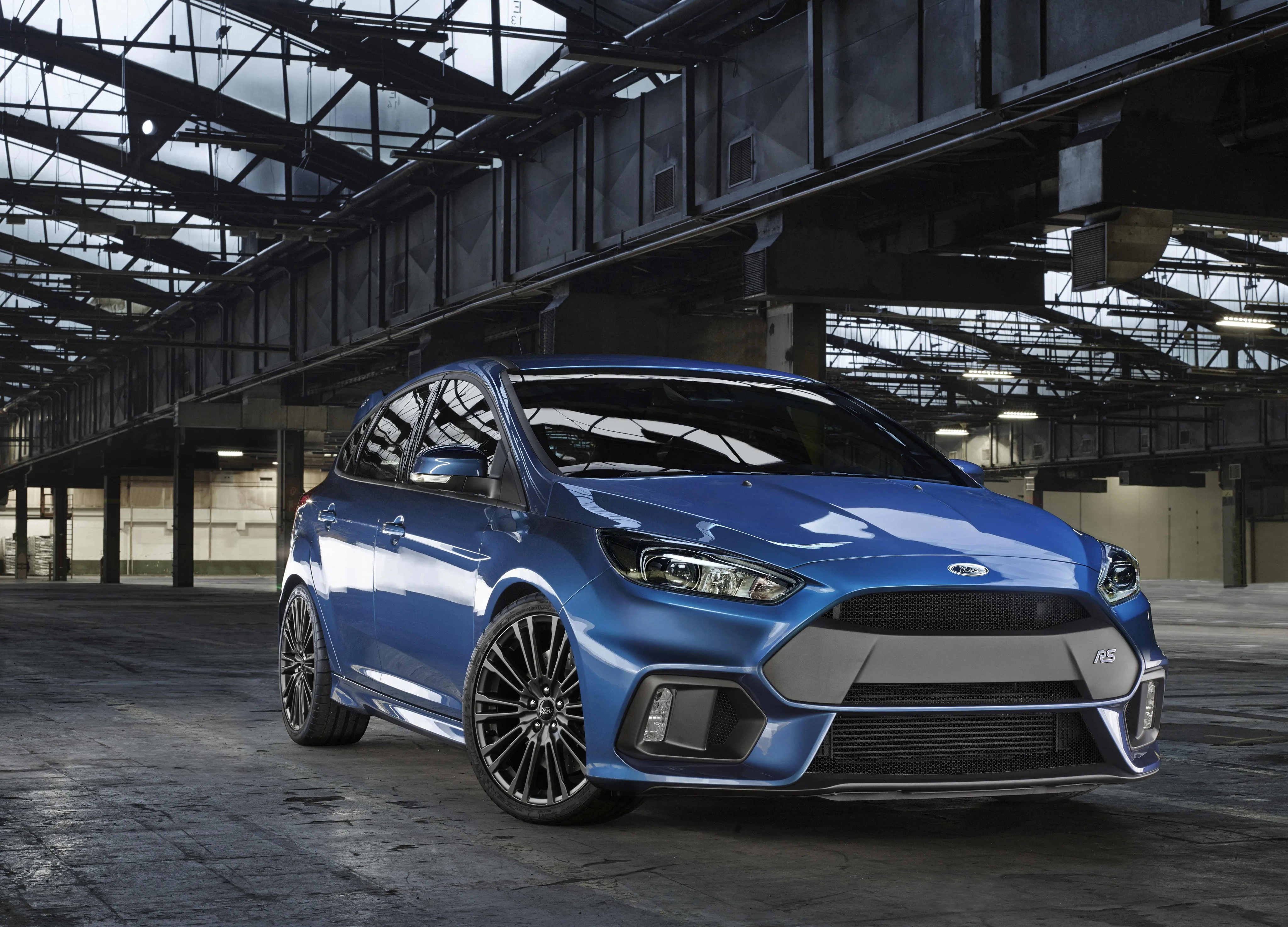 FORD-Focus-RS-5406_7.jpg