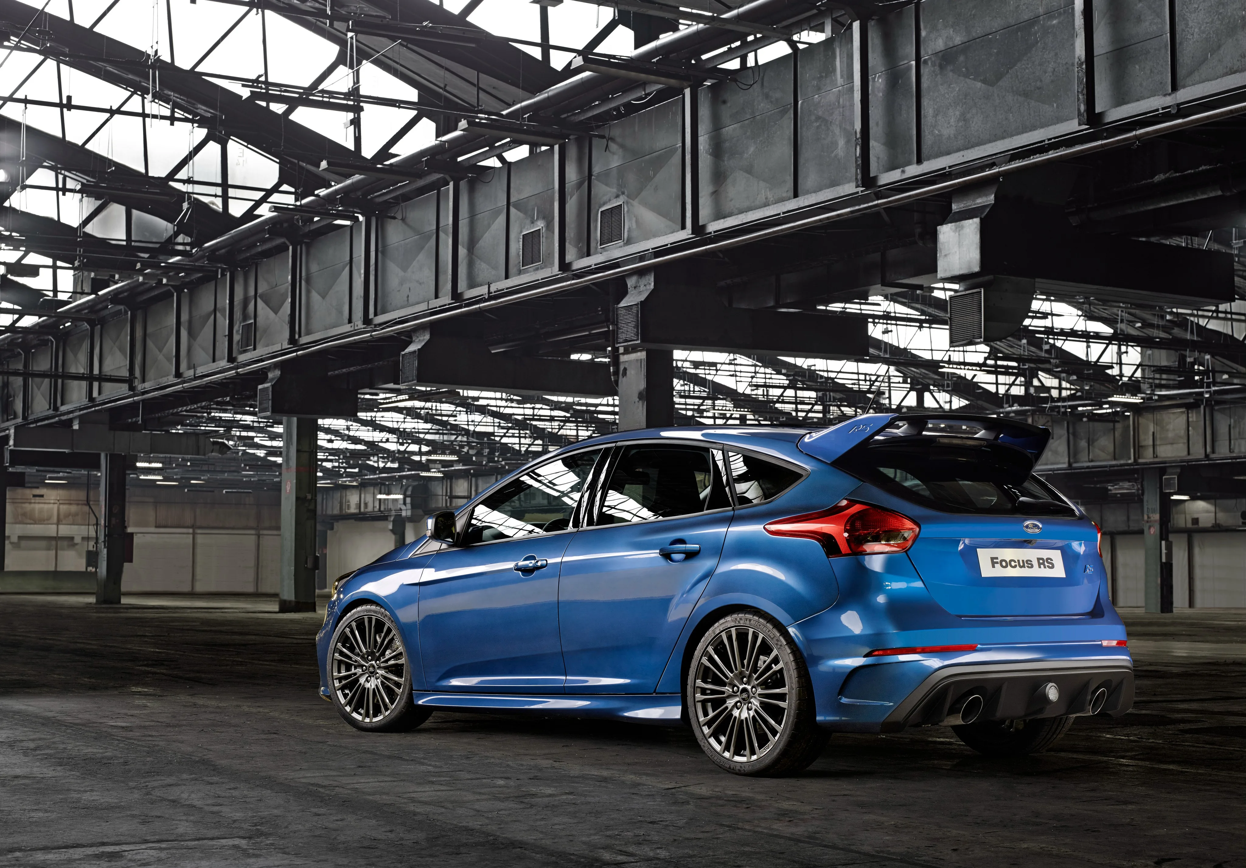 FORD-Focus-RS-5406_9.jpg