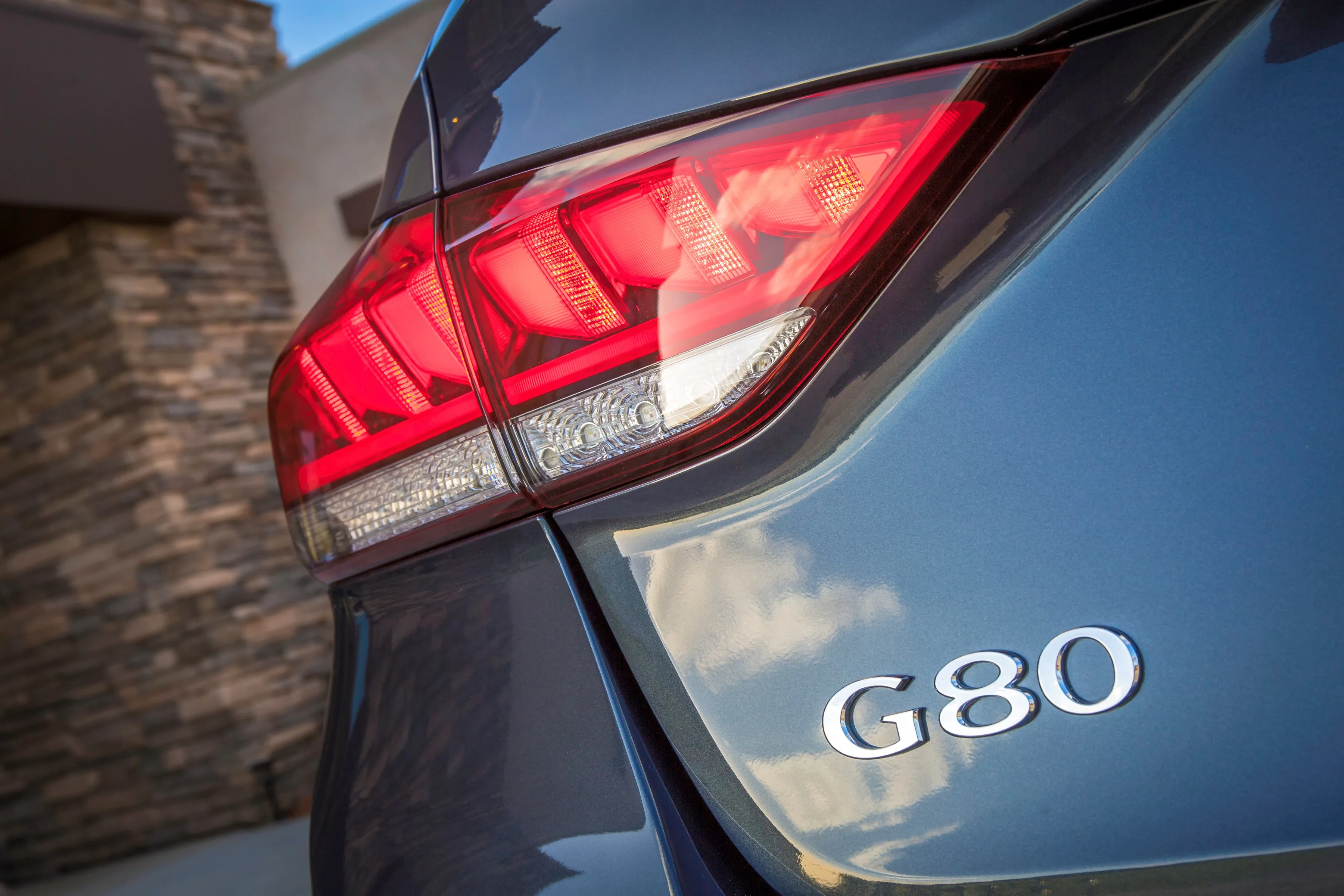 GENESIS-G80-5982_120.jpg