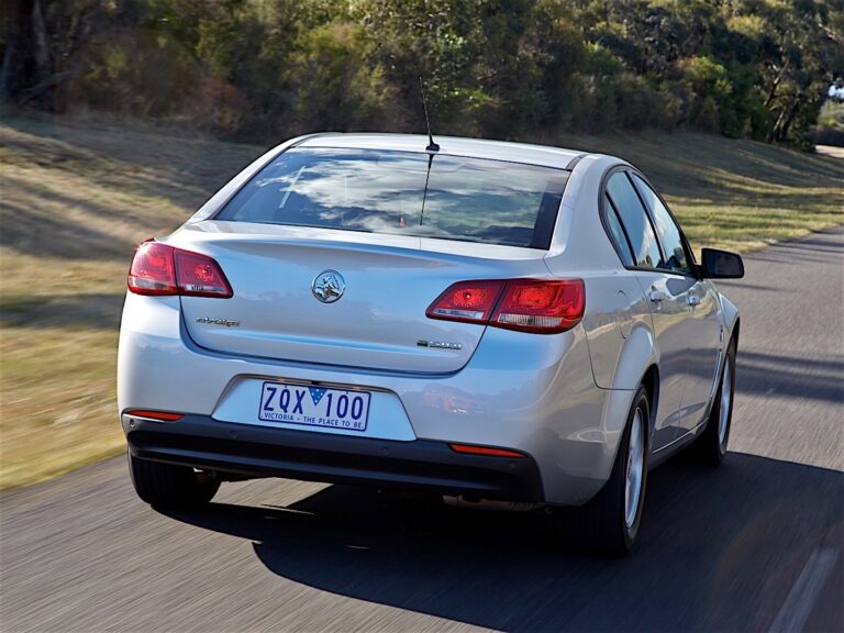 HOLDEN Commodore Sedan 2013-2015