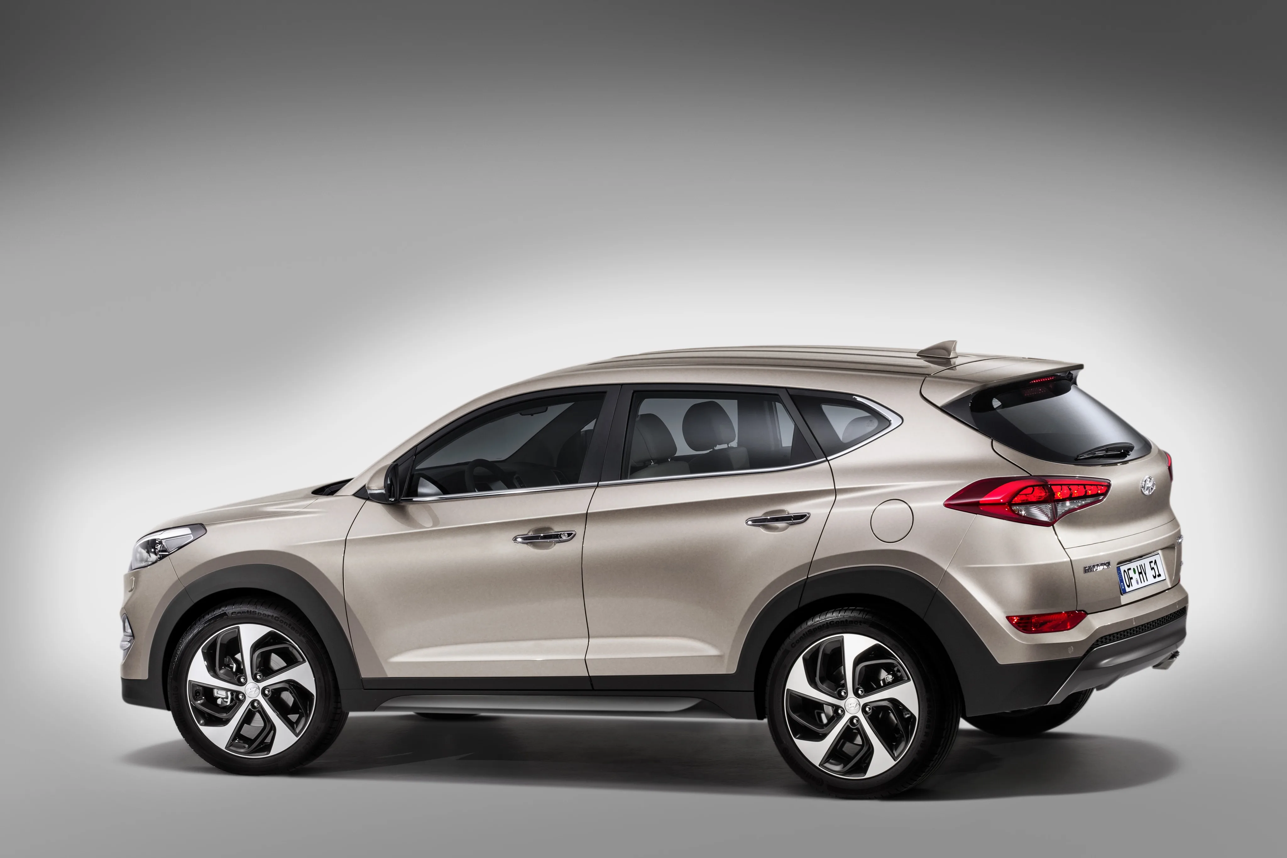 HYUNDAI-Tucson-5405_21.jpg