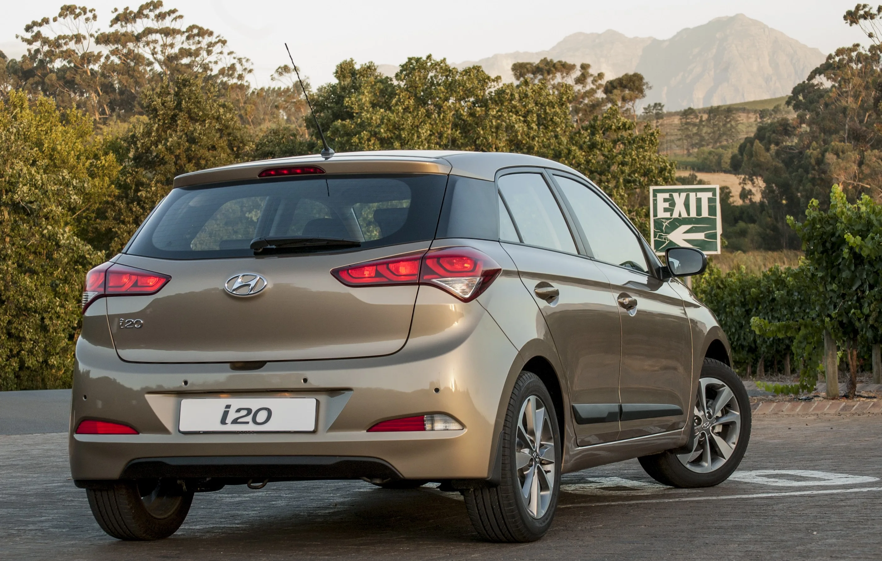 HYUNDAI-i20-5279_53.jpg