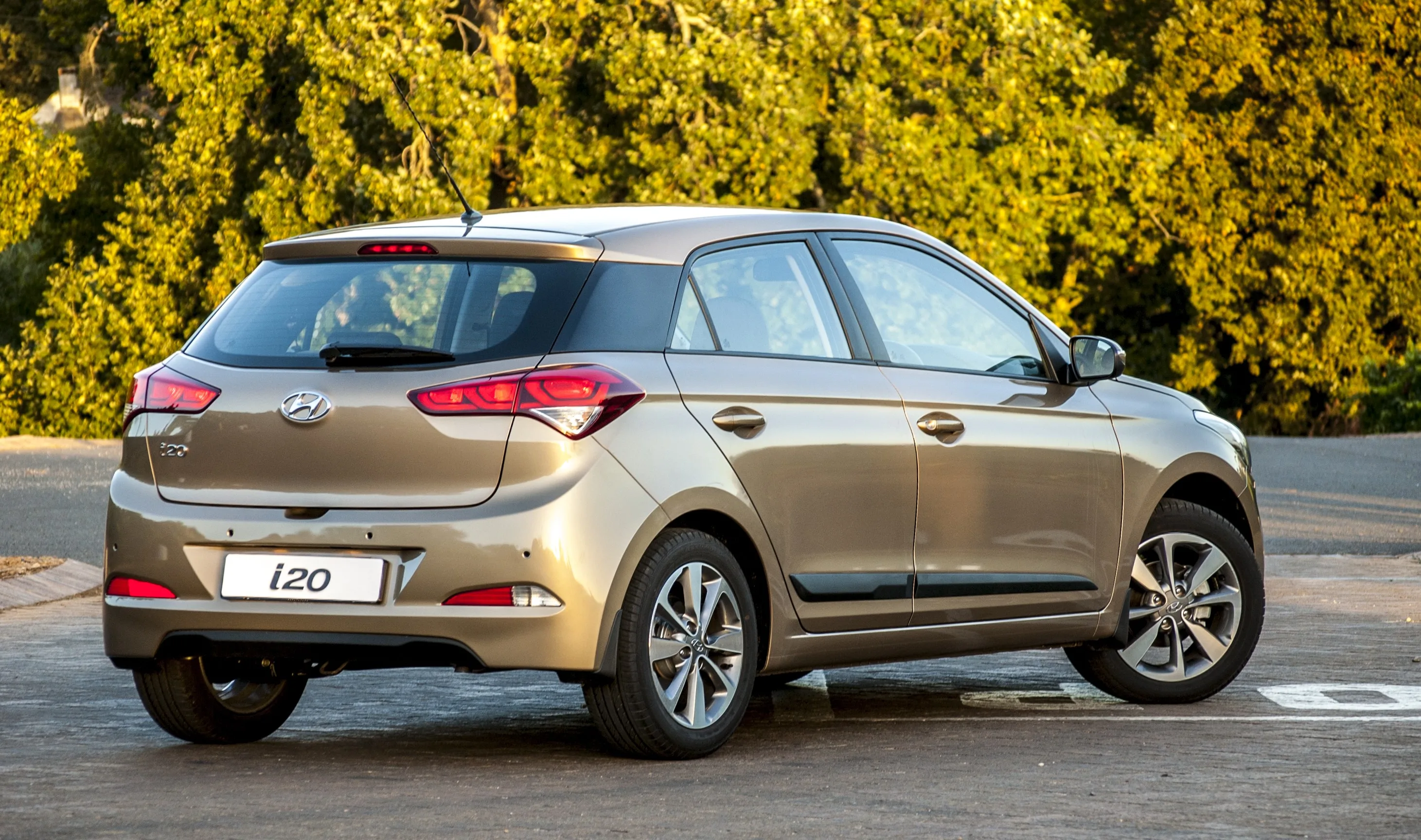 HYUNDAI-i20-5279_54.jpg