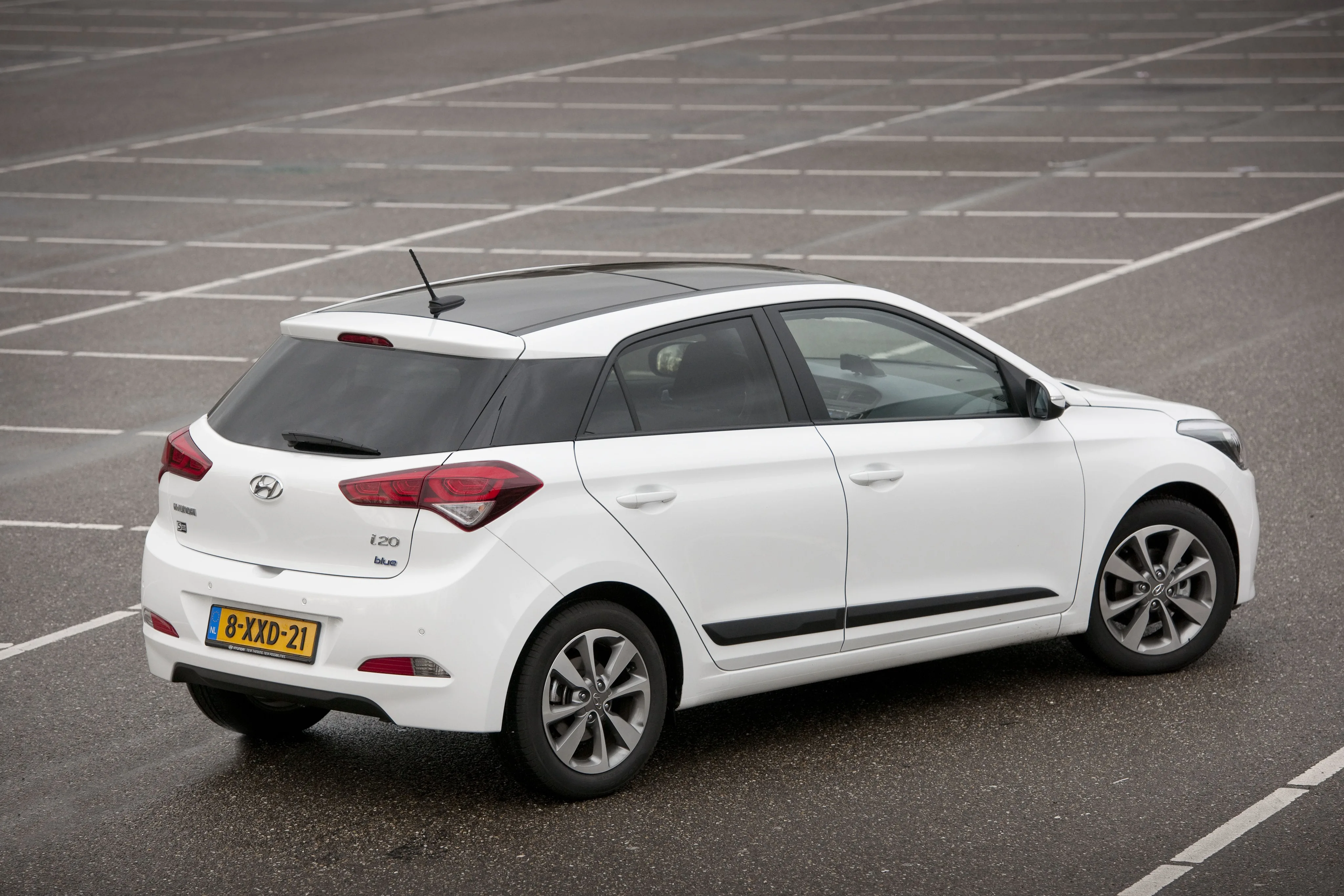 HYUNDAI-i20-5279_68.jpg