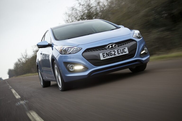 HYUNDAI i30 Coupe 2012-Present