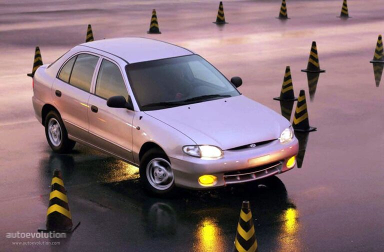 HYUNDAI Excel 5 drzwiowe 1998-2000