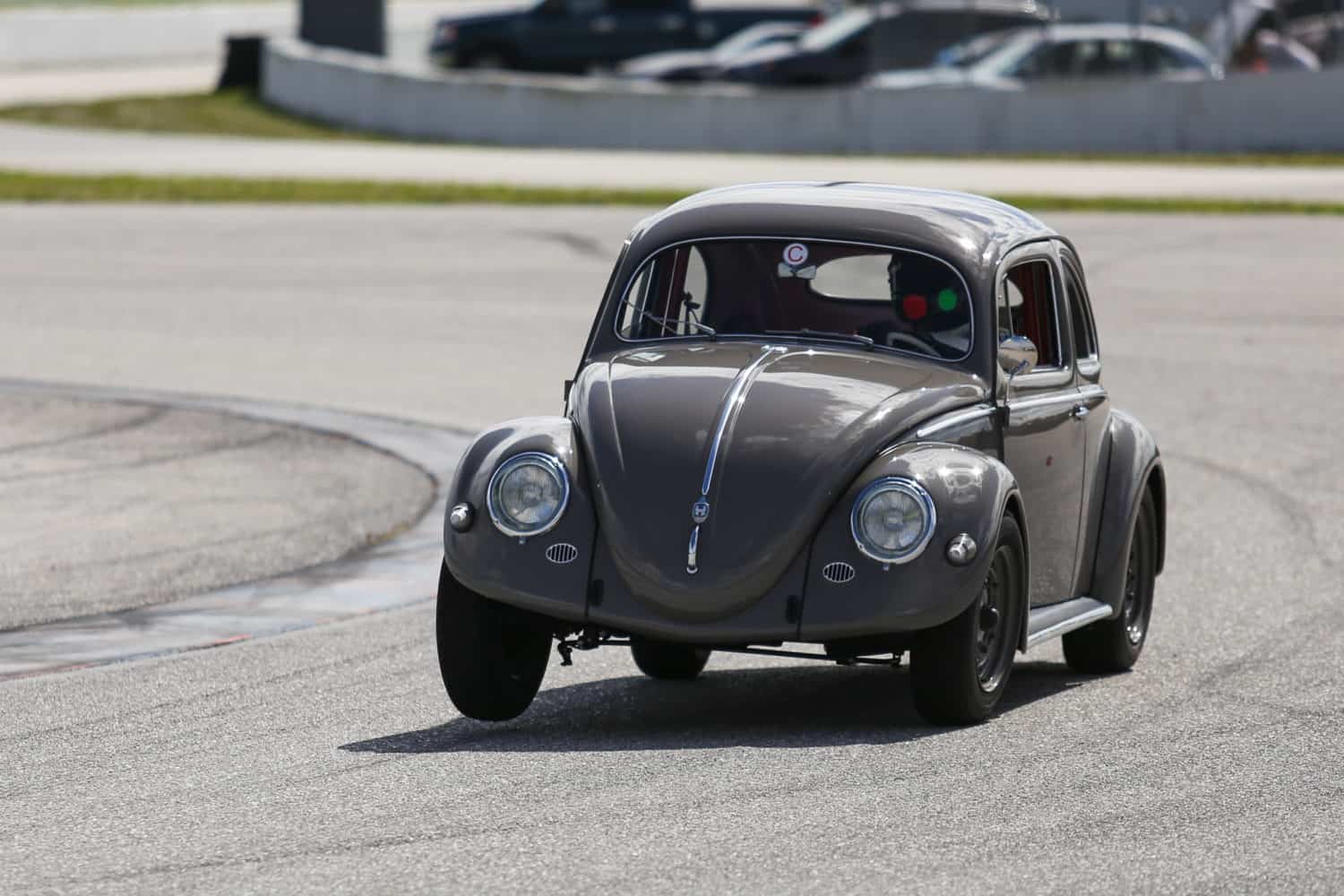 Jak zbudować szybki samochód za grosze: Historia zwycięskiego Volkswagena Beetle na domowej konstrukcji
