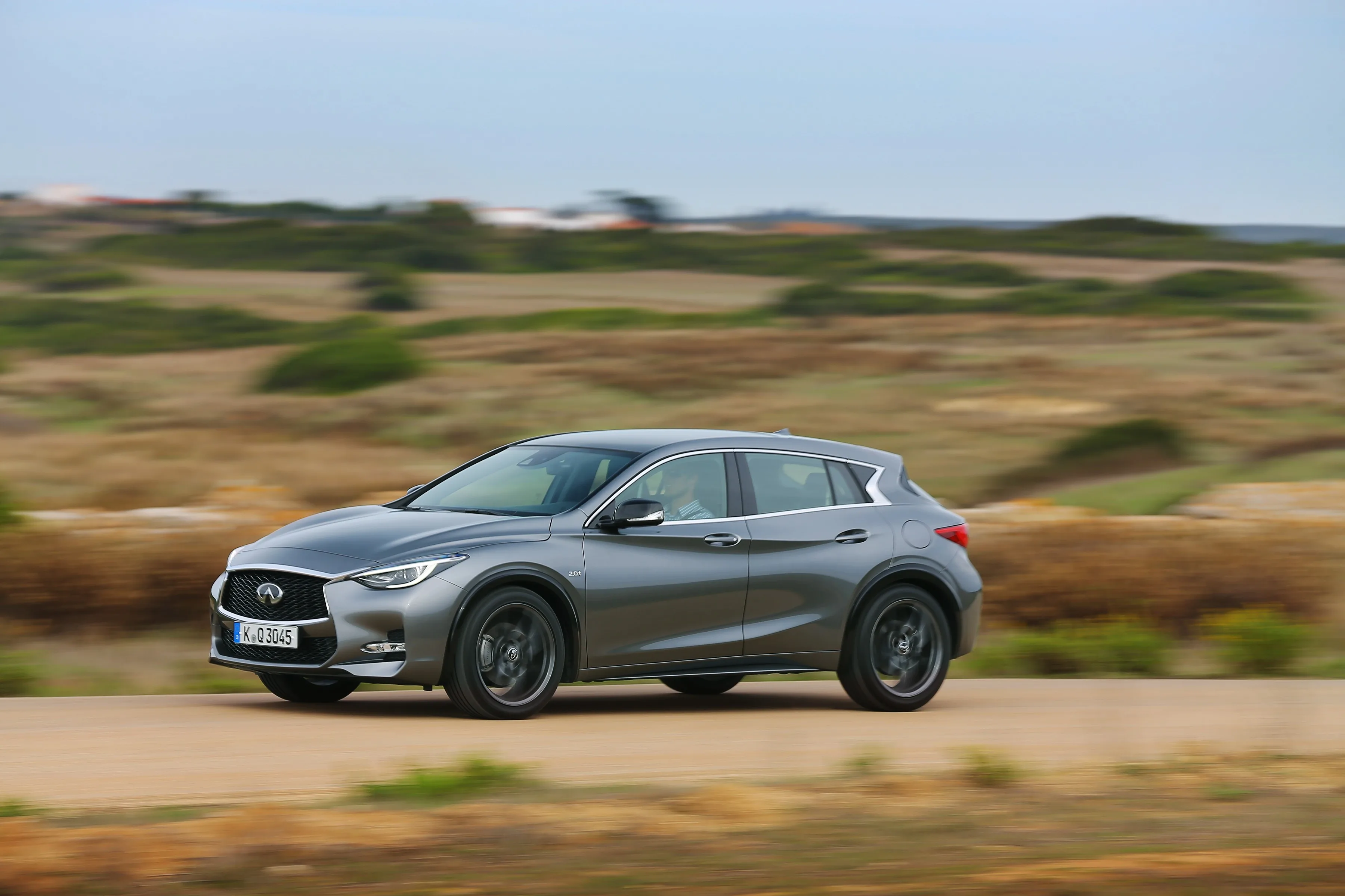 INFINITI-Q30-5556_43.jpeg