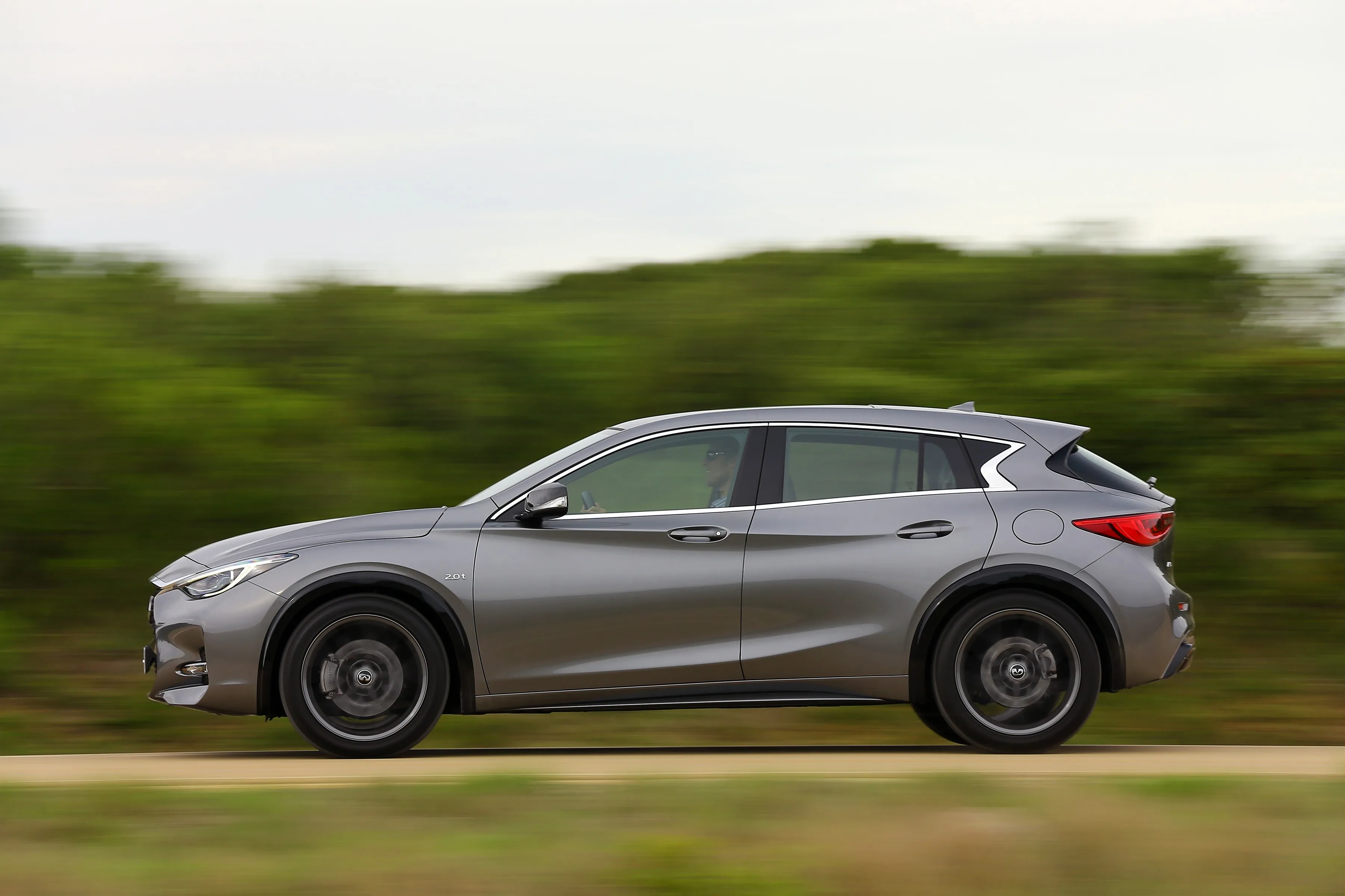 INFINITI-Q30-5556_45.jpeg