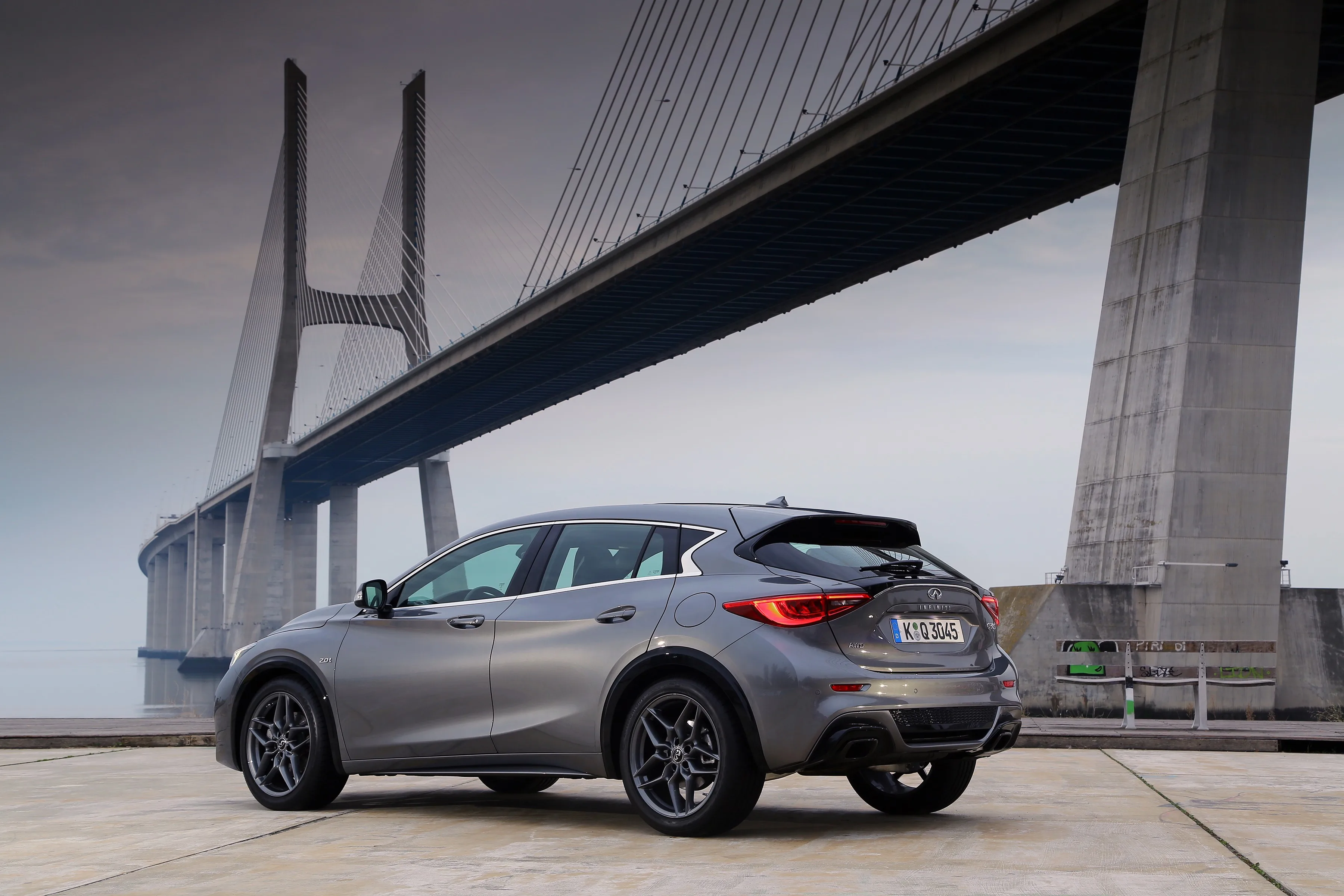 INFINITI-Q30-5556_51.jpeg