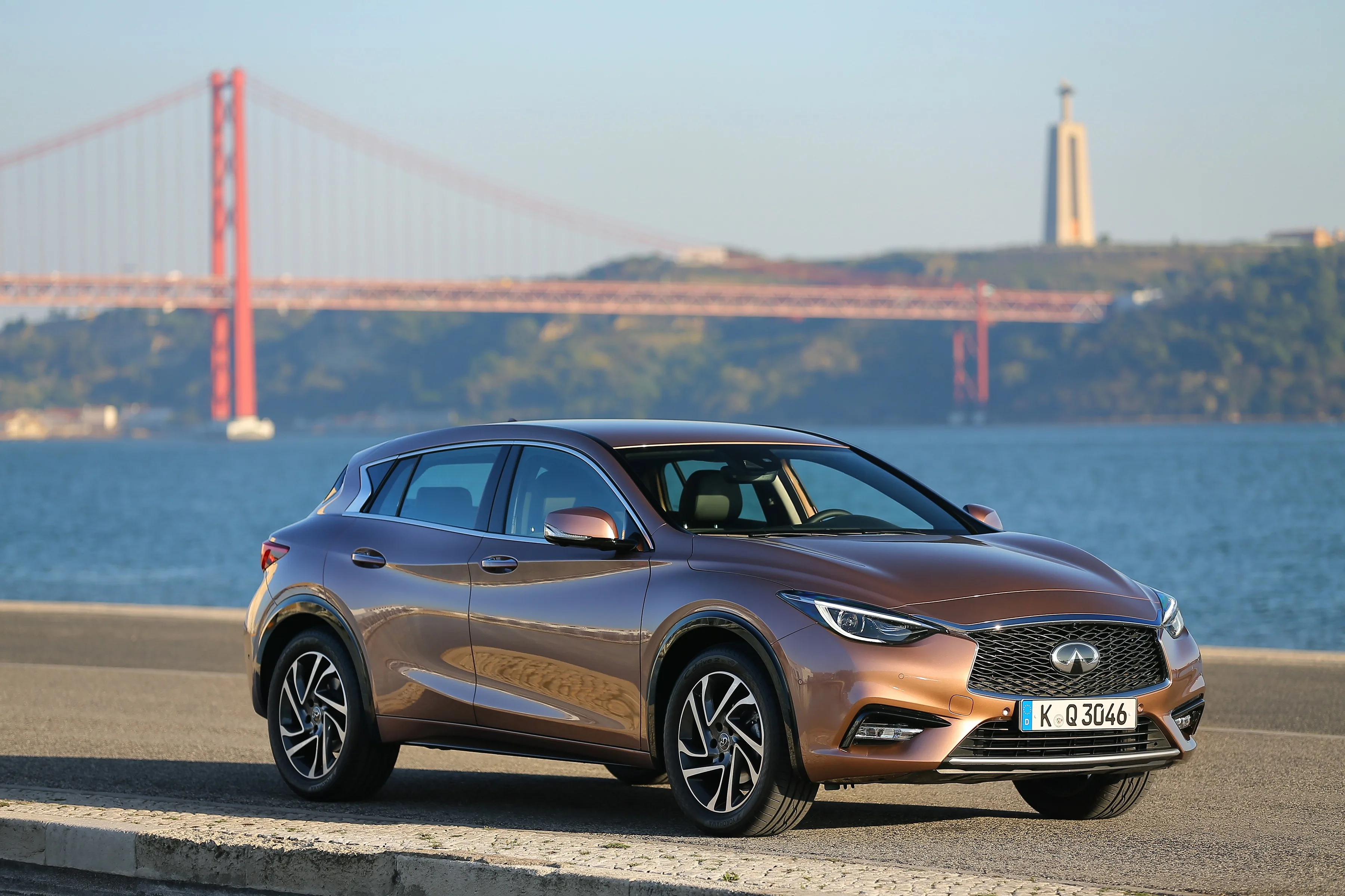 INFINITI-Q30-5556_59.jpeg