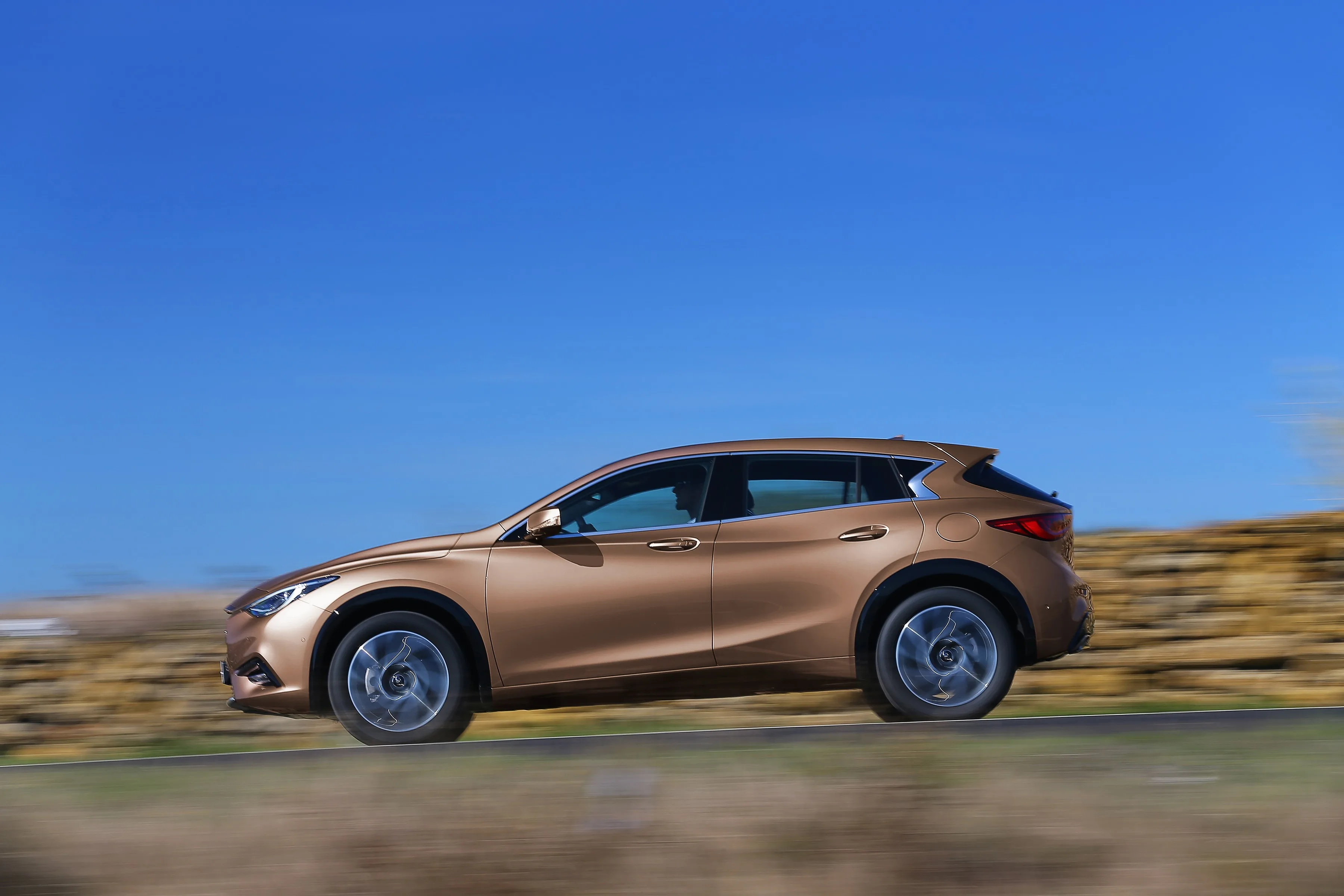 INFINITI-Q30-5556_68.jpeg