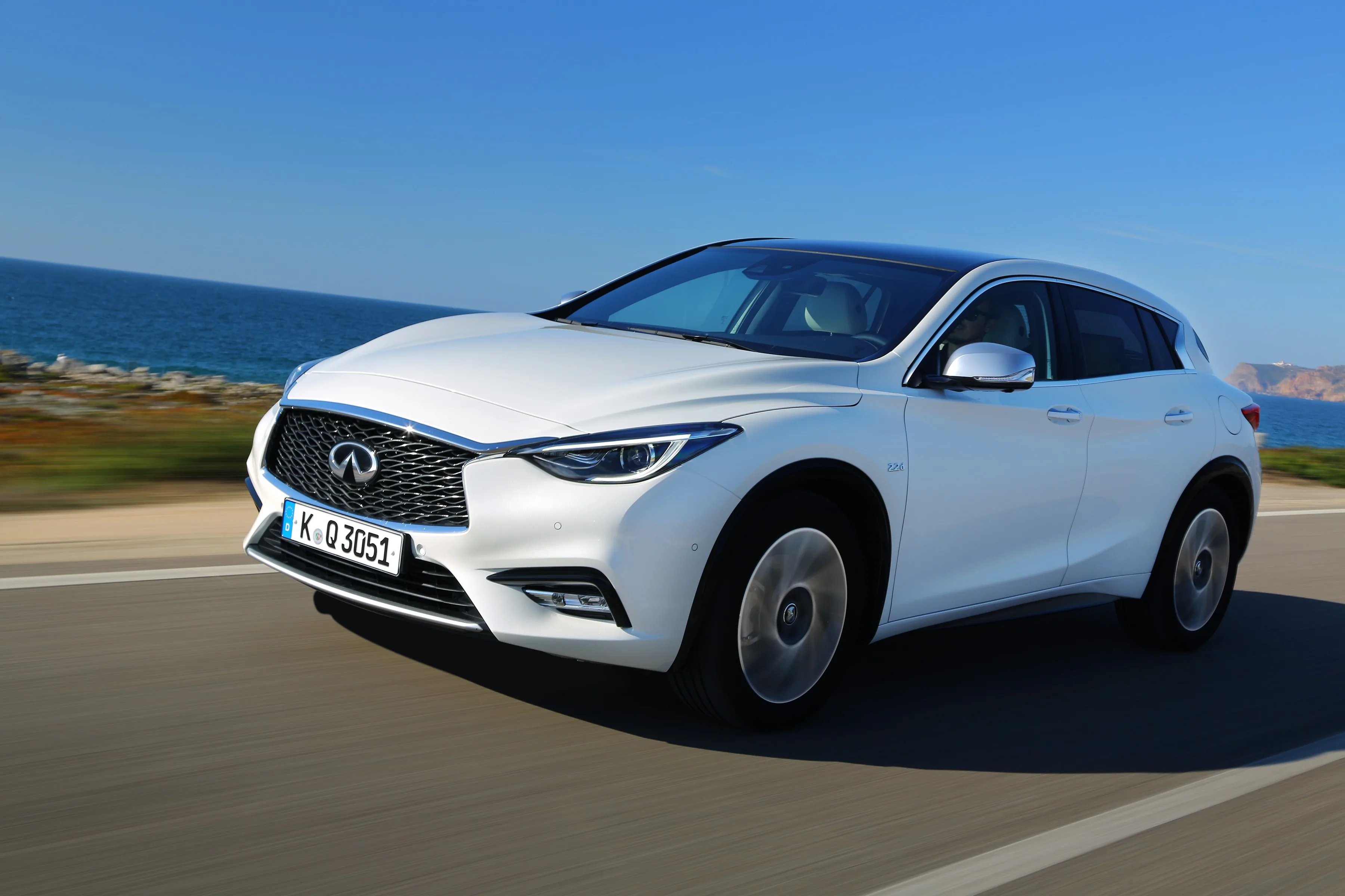 INFINITI-Q30-5556_81.jpeg