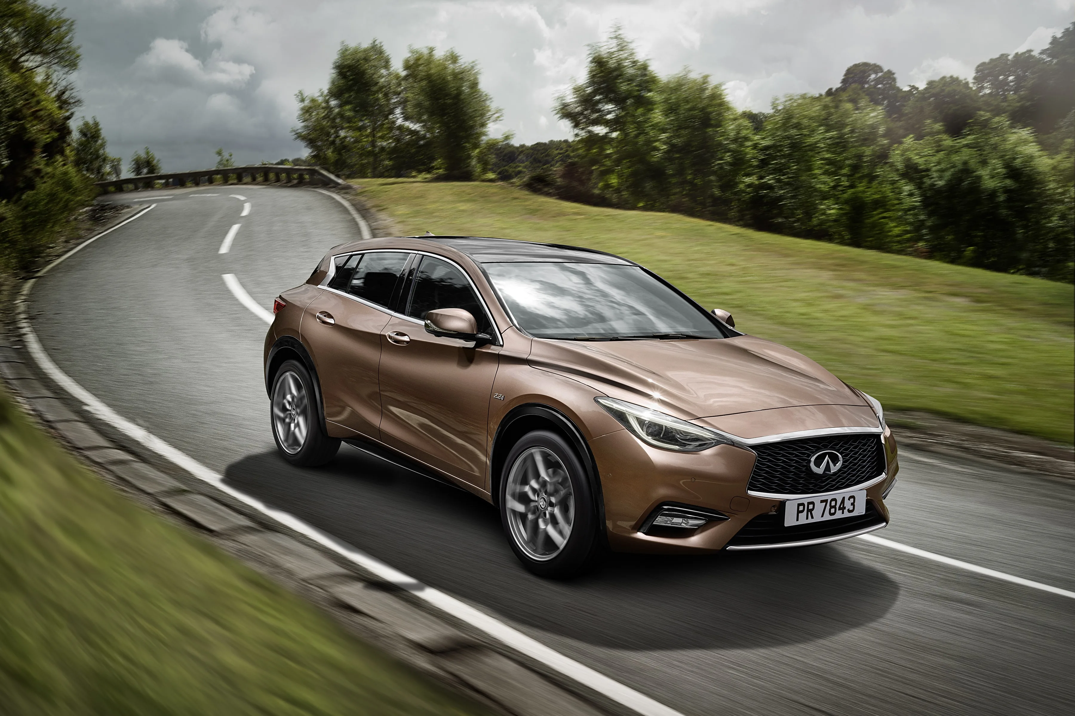 INFINITI-Q30-5556_83.jpeg