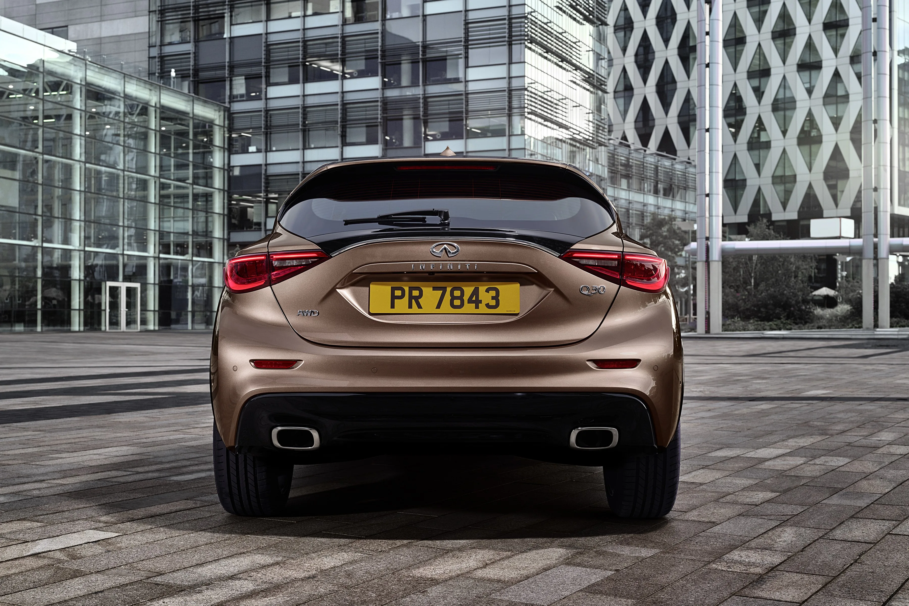 INFINITI-Q30-5556_86.jpeg