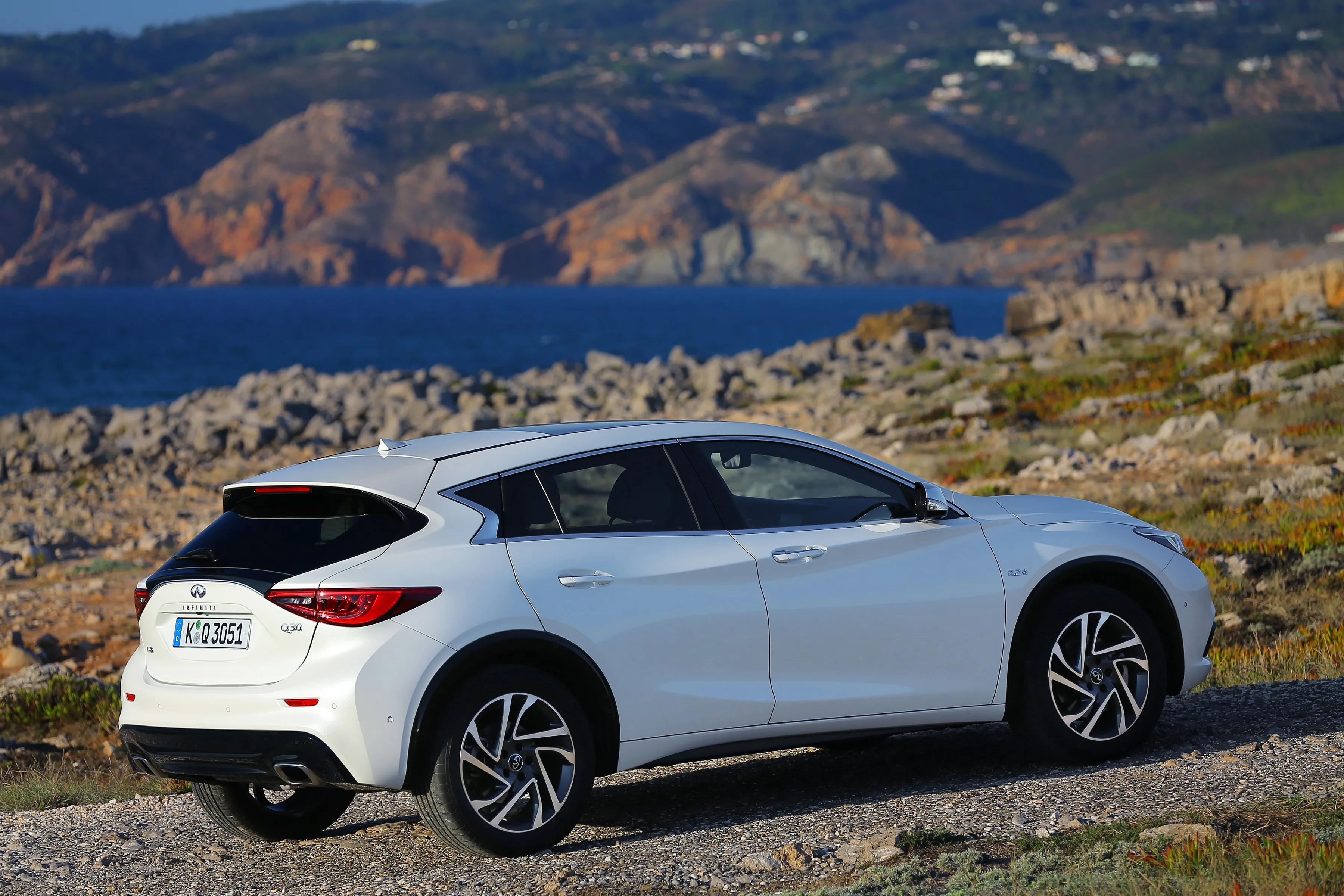 INFINITI-Q30-5556_88.jpeg