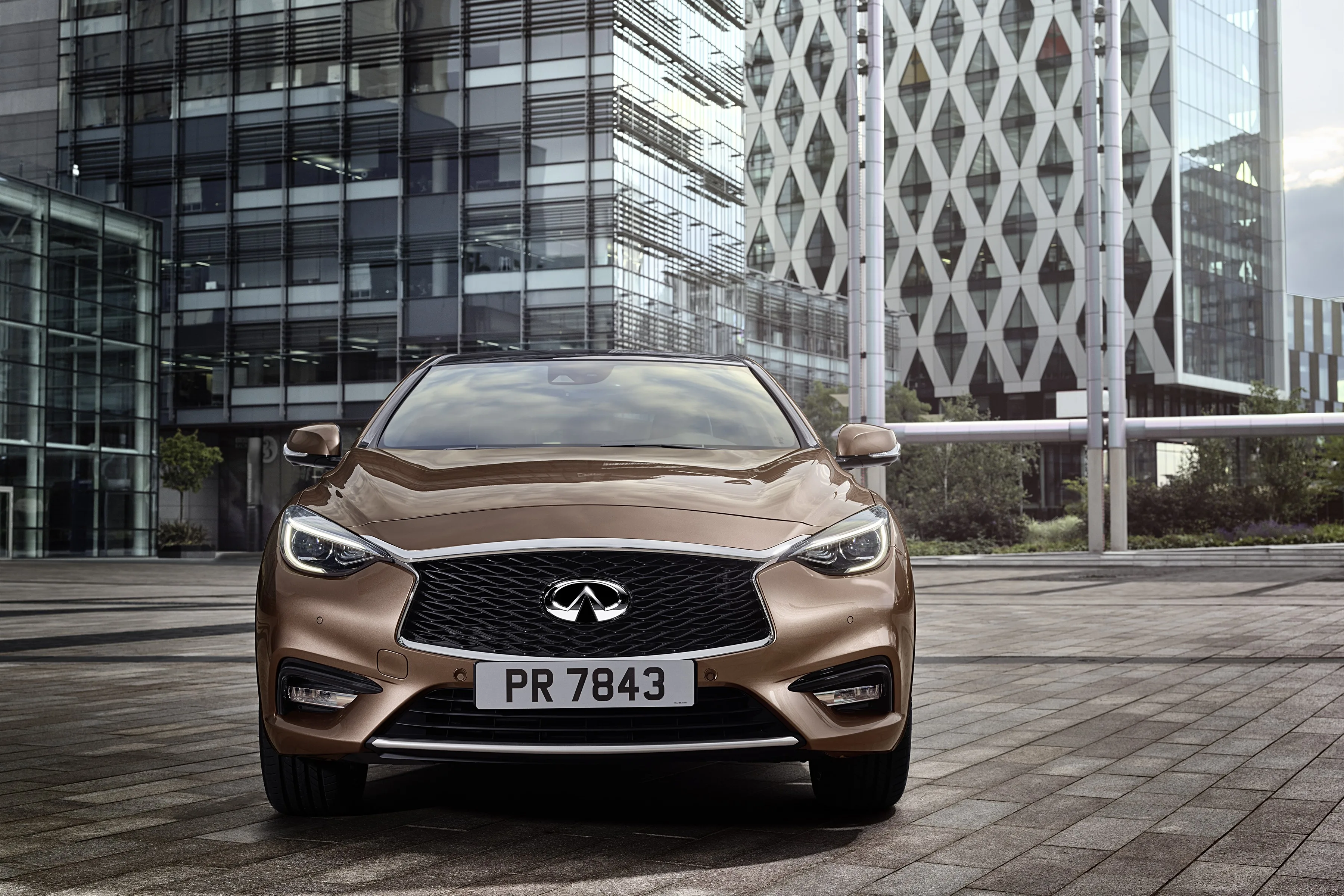 INFINITI-Q30-5556_89.jpeg