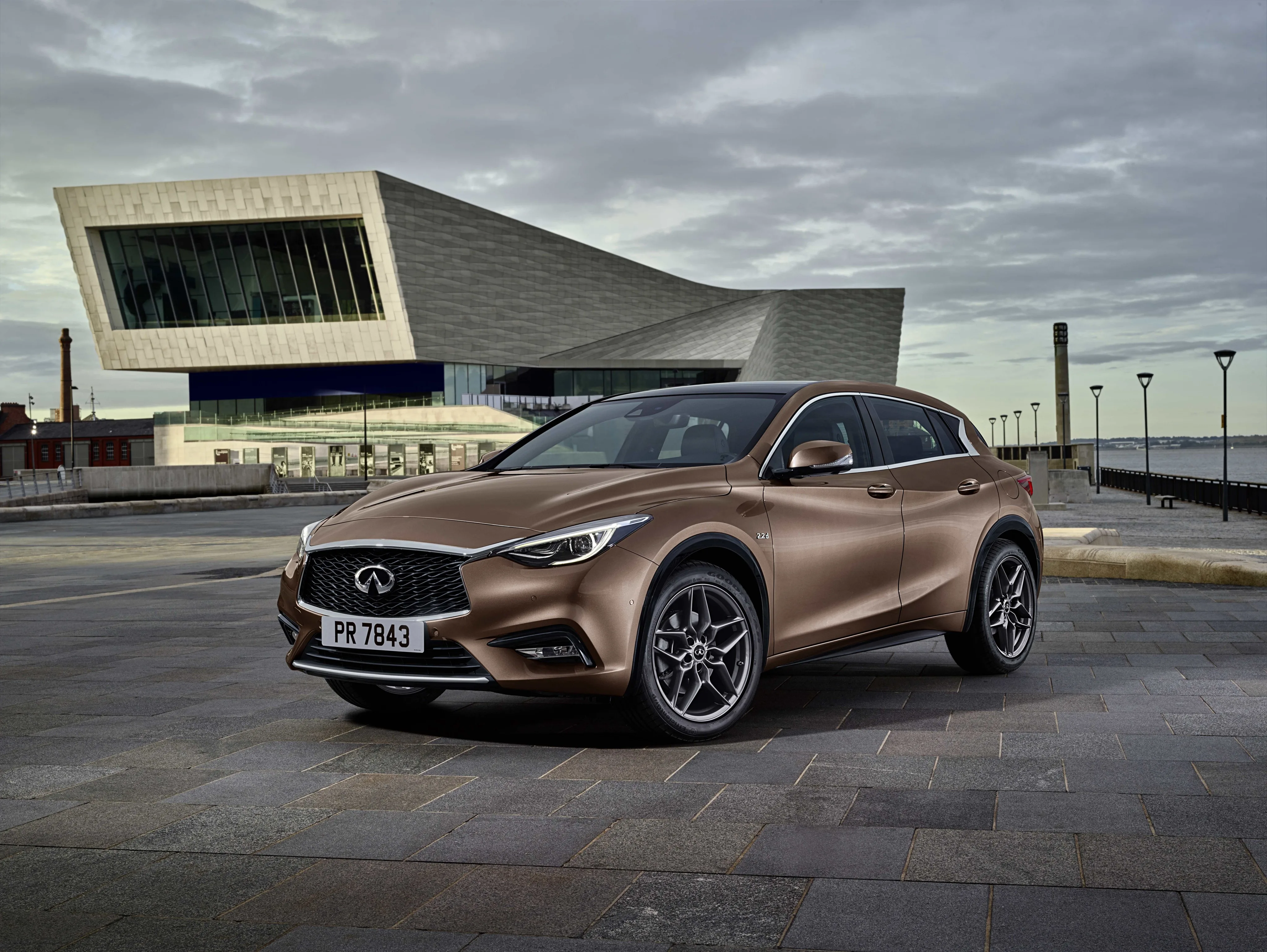 INFINITI-Q30-5556_93.jpeg