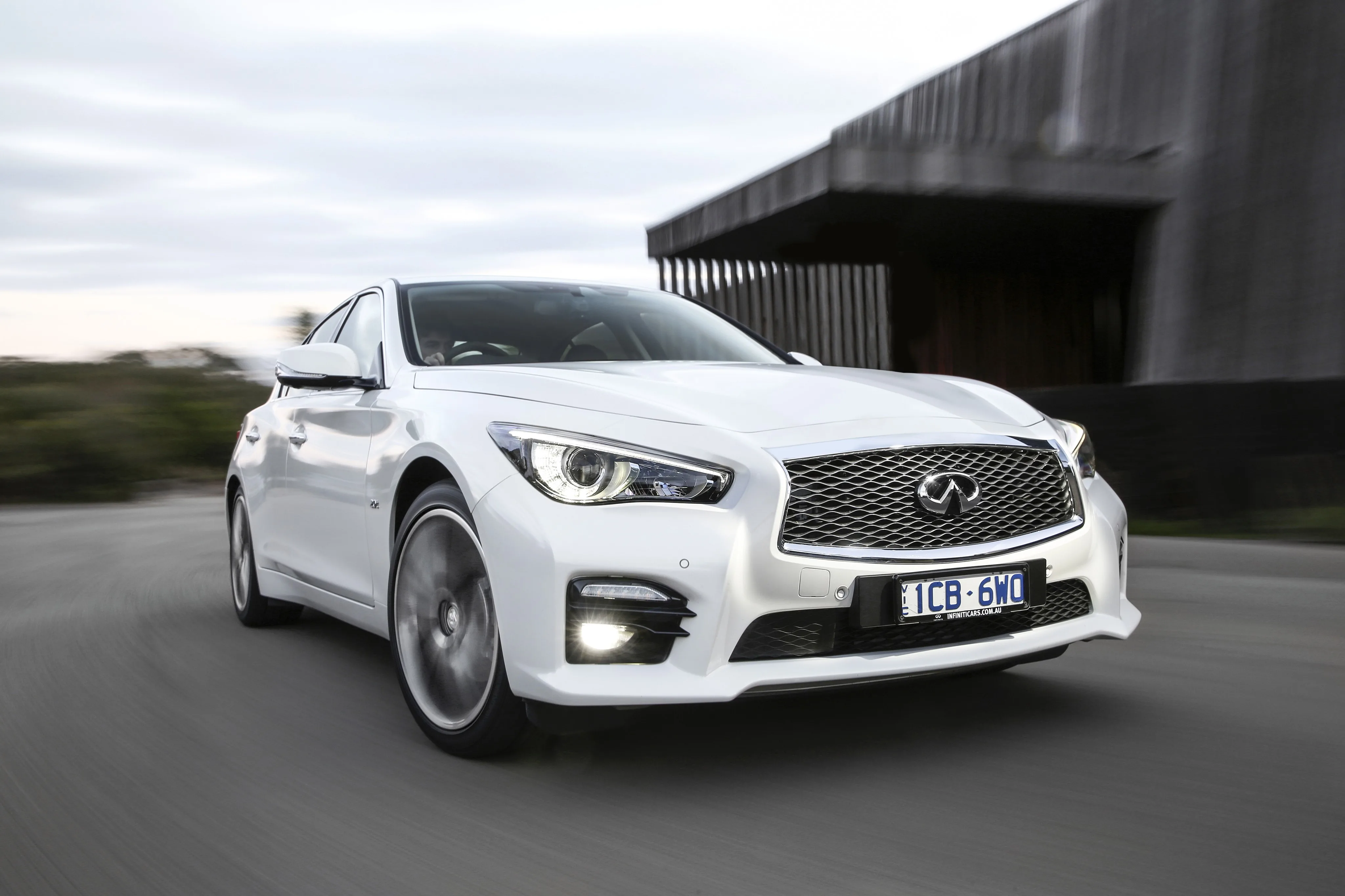 INFINITI-Q50-4718_100.jpeg