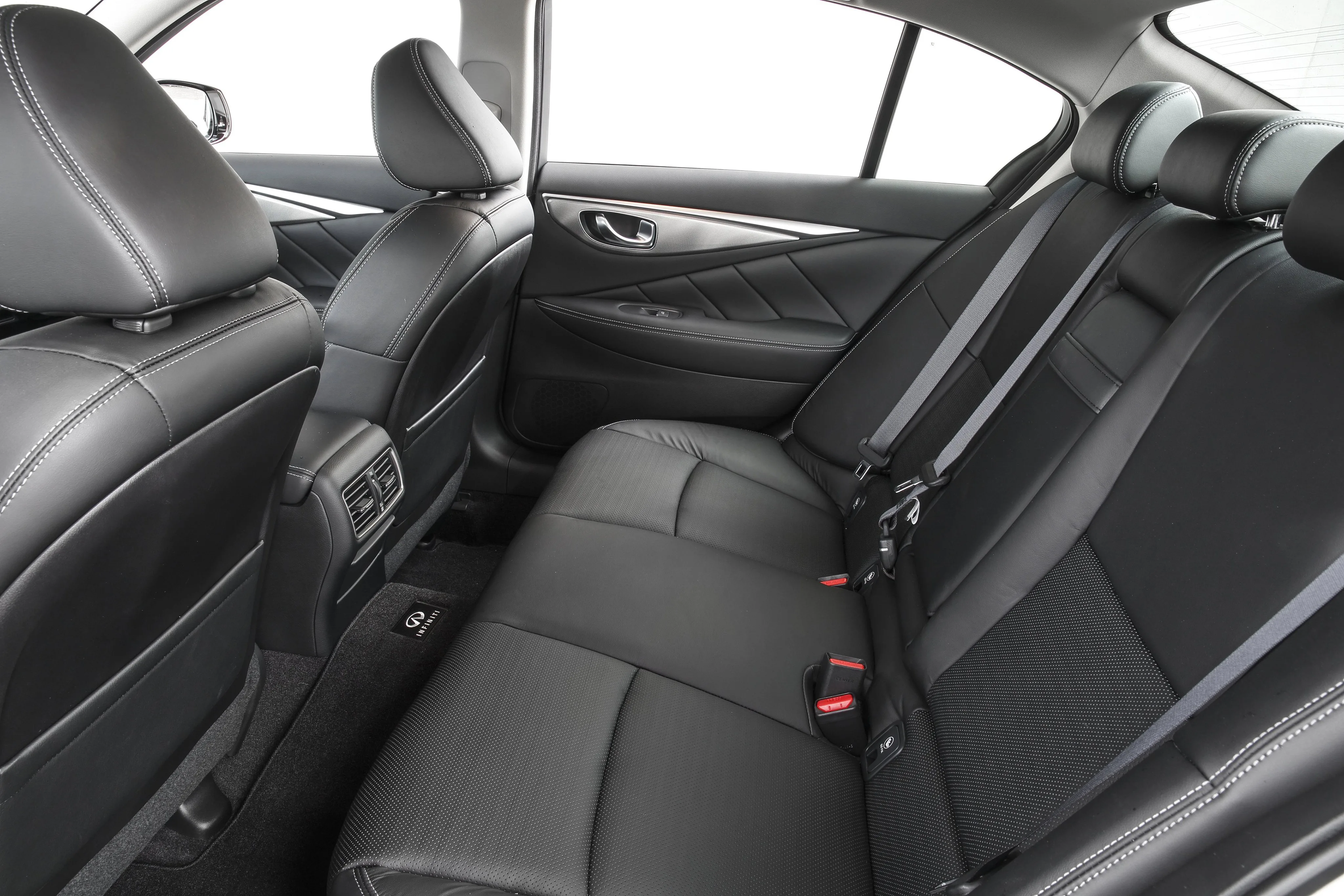 INFINITI-Q50-4718_81.jpeg