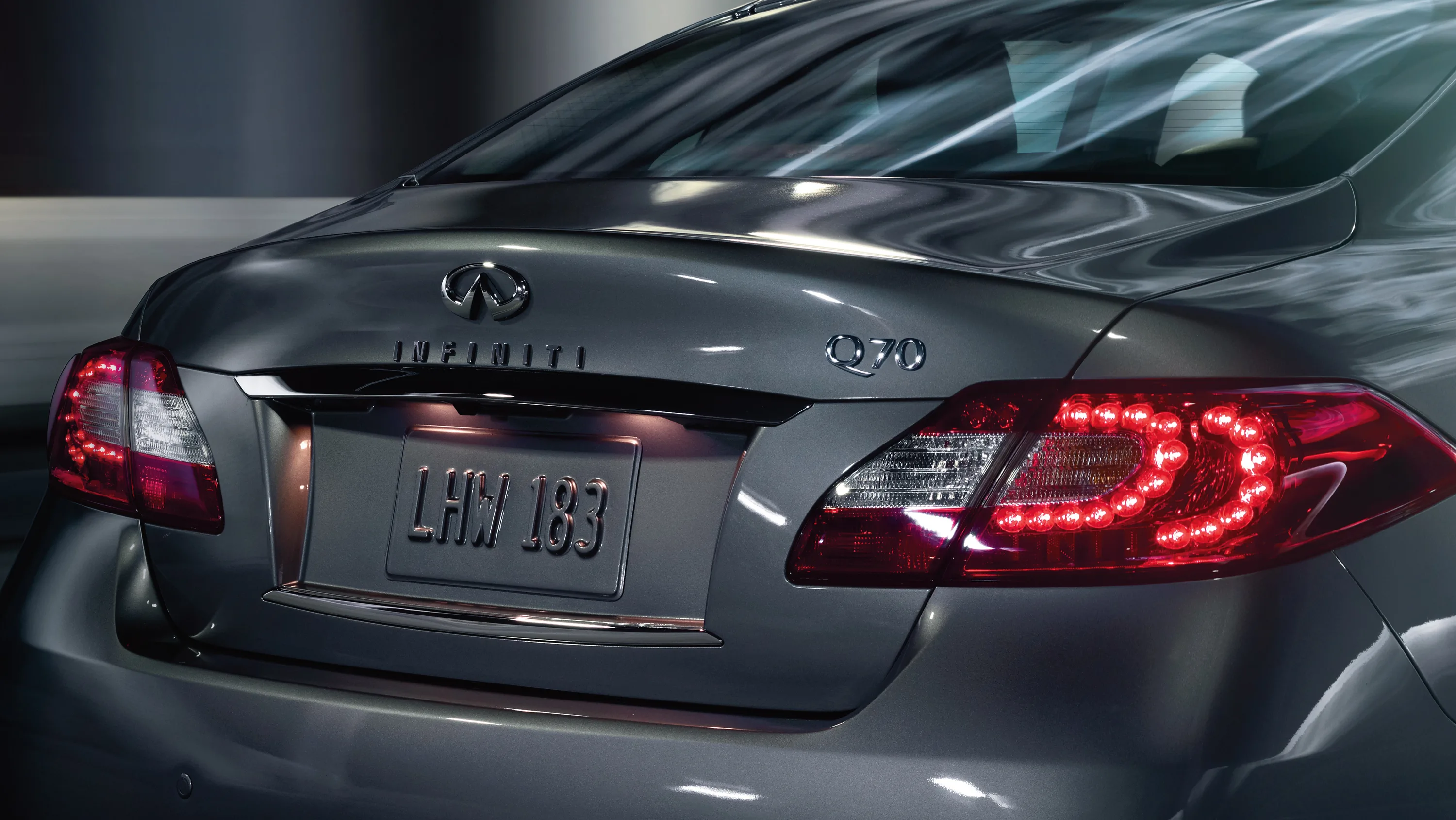 INFINITI-Q70-5216_21.jpg