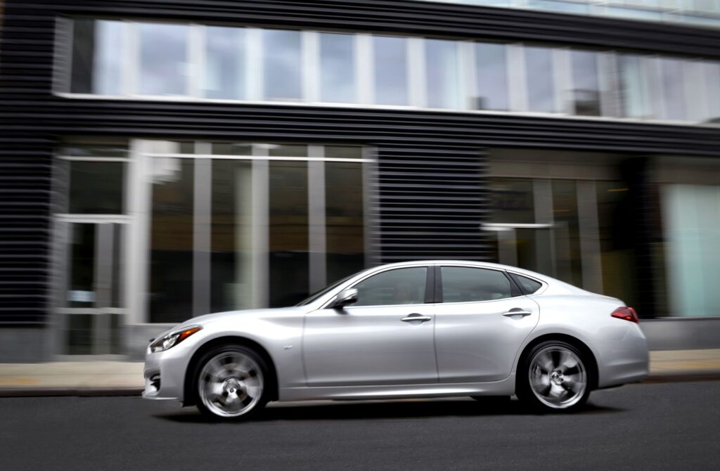 INFINITI Q70 2018-Present