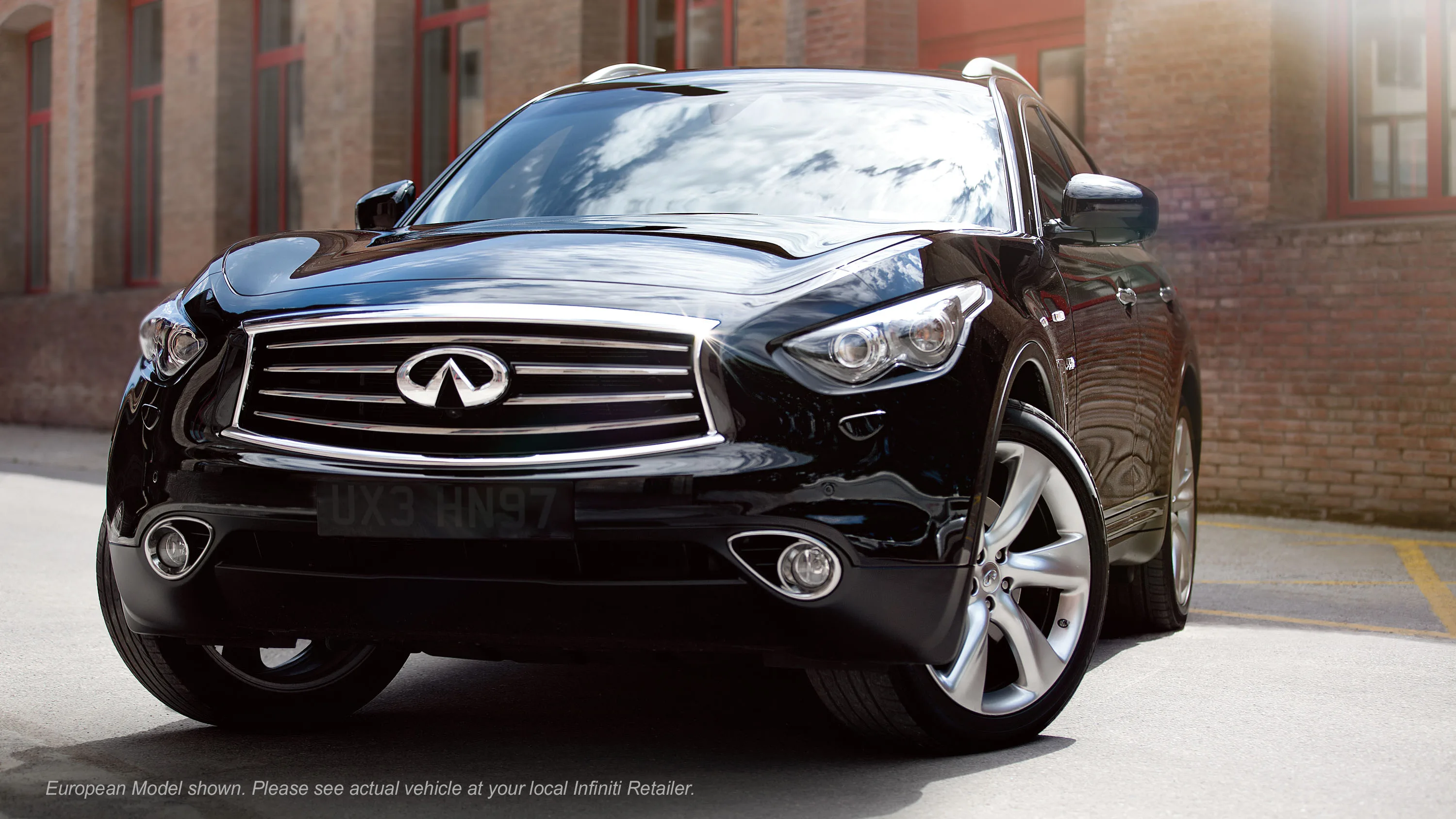INFINITI-QX70-5219_28.jpg