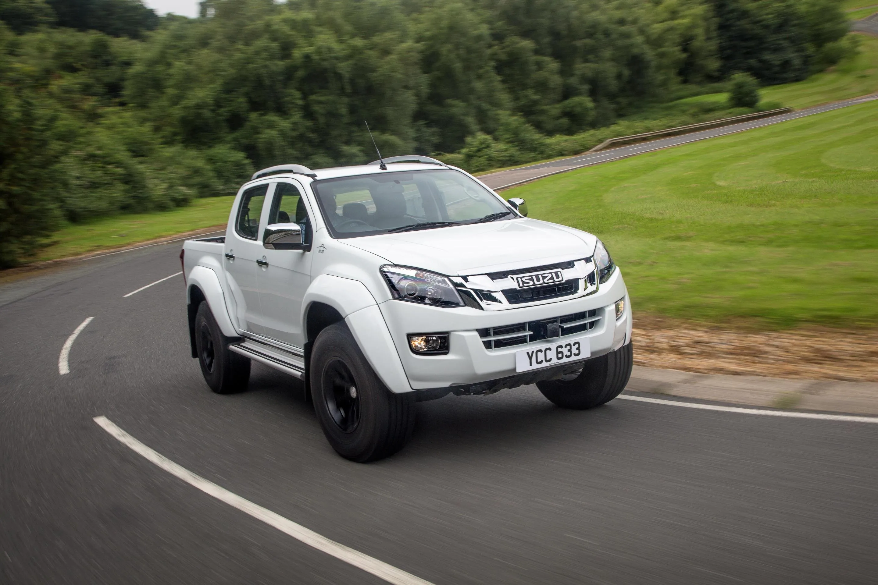 ISUZU-D-Max-Arctic-Trucks-AT35-5763_8.jpg