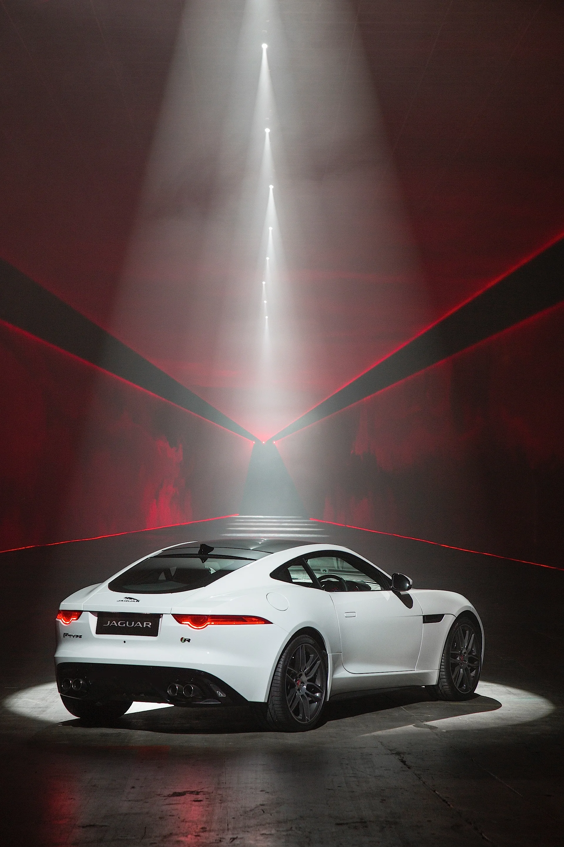JAGUAR-F-Type-Coupe-5071_47.jpg